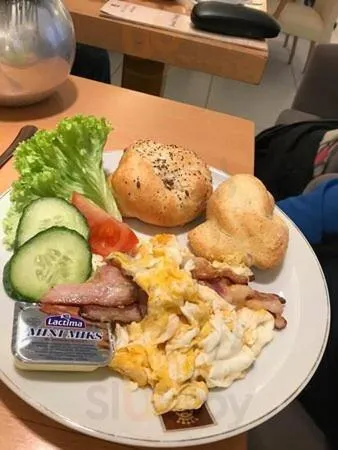 Food and drinks in Dom Schumannów