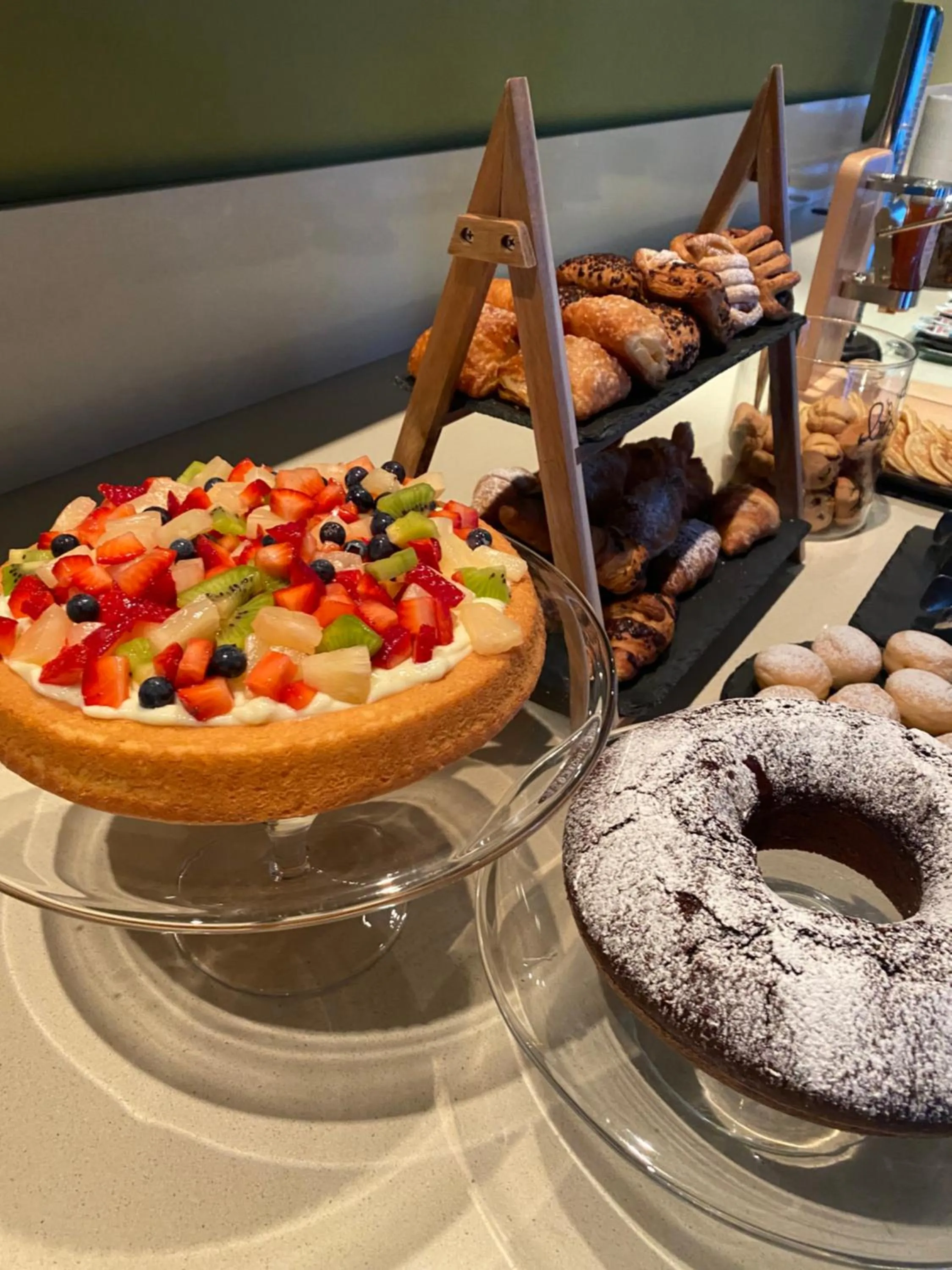 Buffet breakfast in Hotel Campagnola