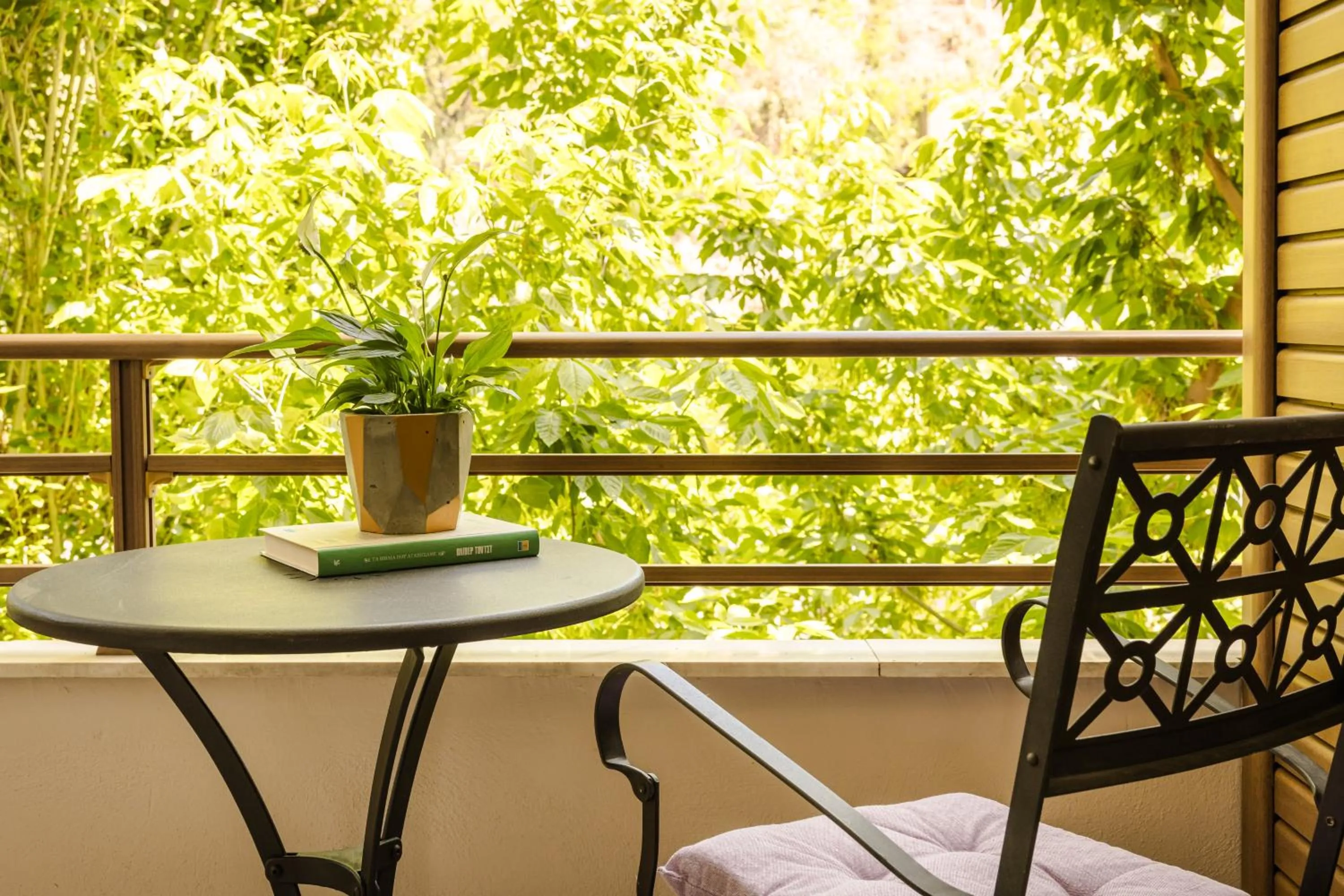 Balcony/Terrace in Niki Beach Hotel