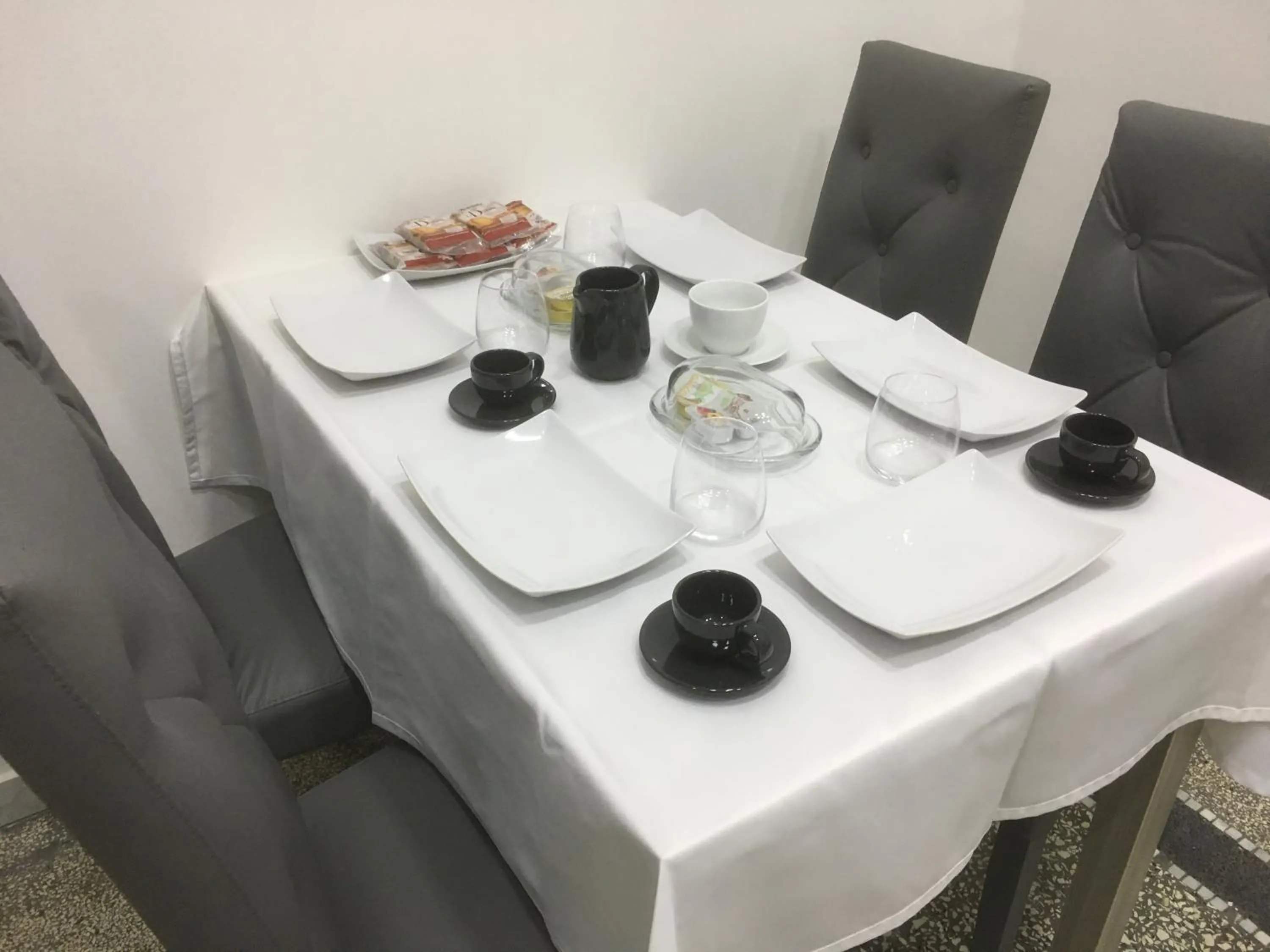 Breakfast in MB95 - Mezzocannone Luxurious Bed&Breakfast