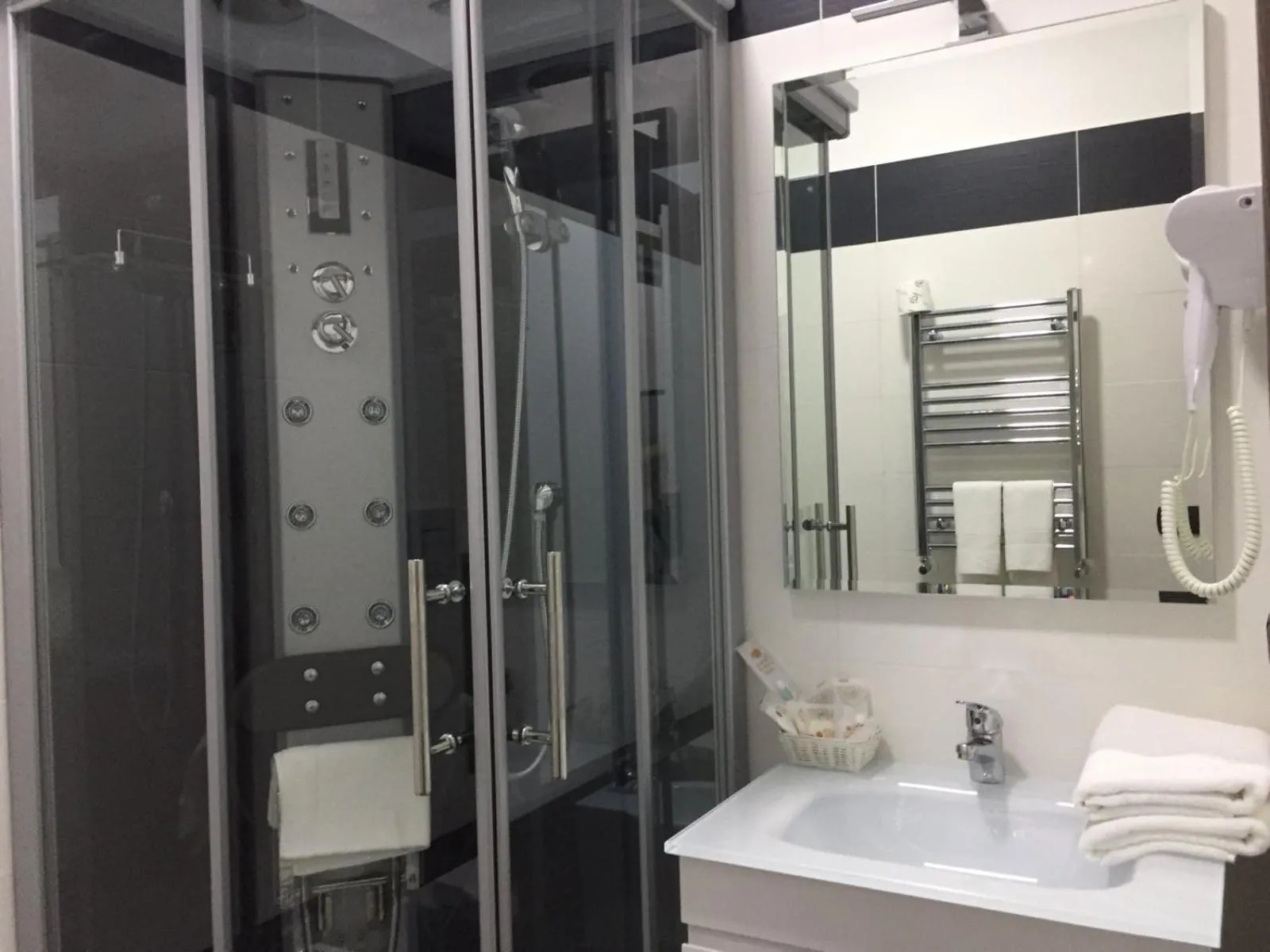 Bathroom in MB95 - Mezzocannone Luxurious Bed&Breakfast