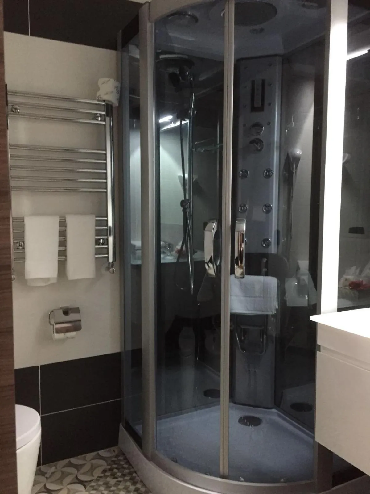 Bathroom in MB95 - Mezzocannone Luxurious Bed&Breakfast