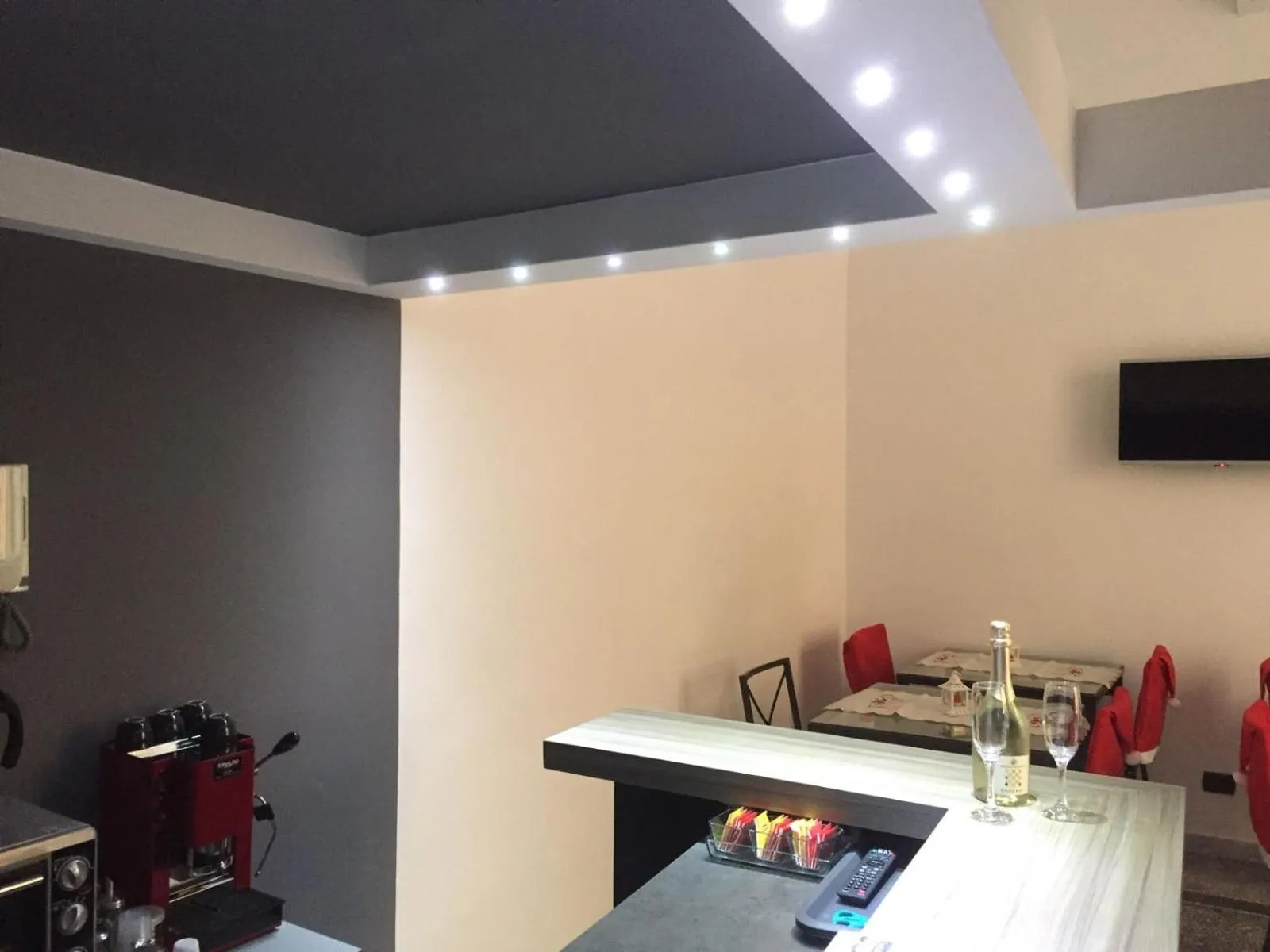 MB95 - Mezzocannone Luxurious Bed&Breakfast