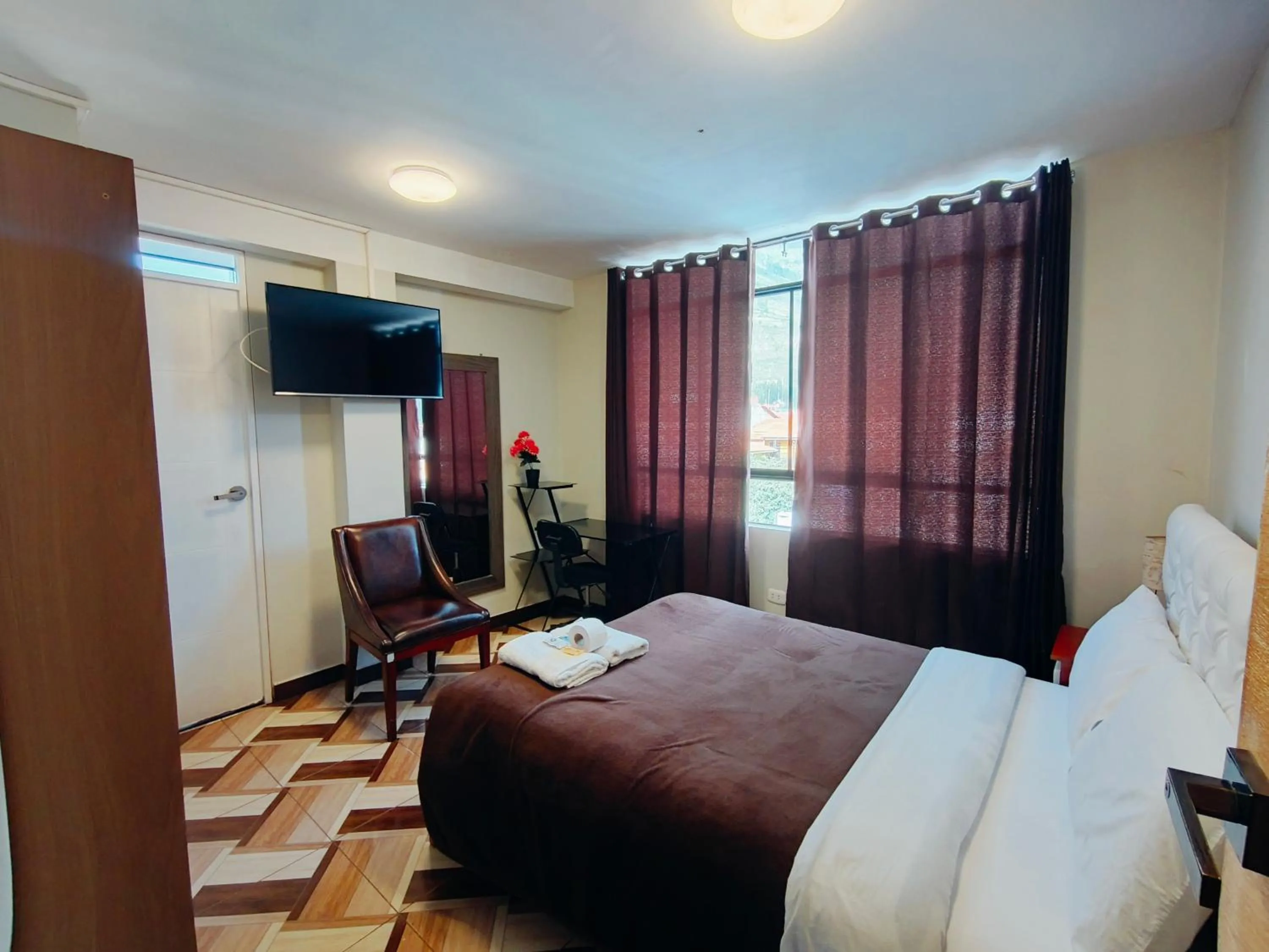 Bed in Hotel California Calca