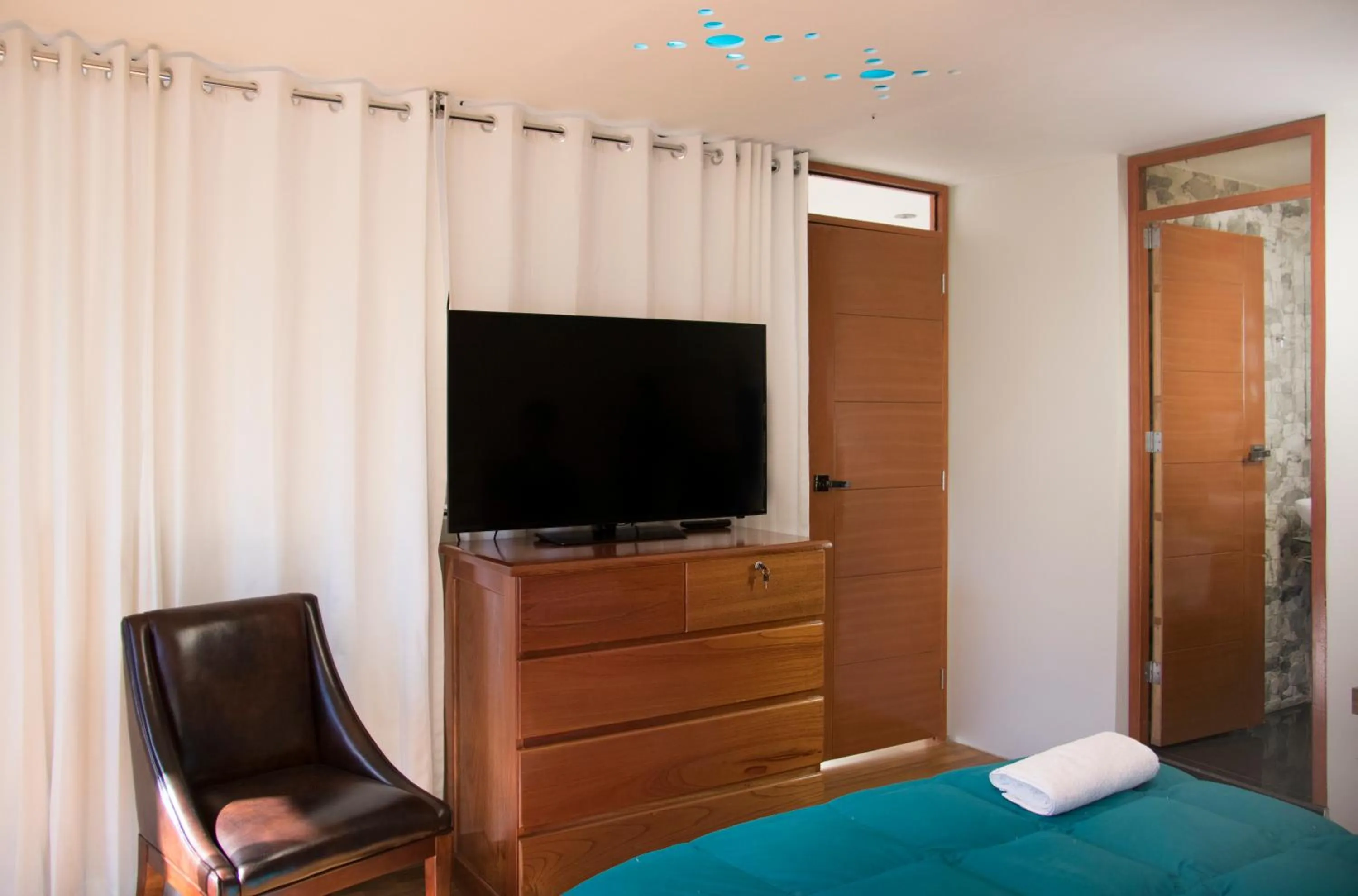 TV and multimedia, Bed in Hotel California Calca