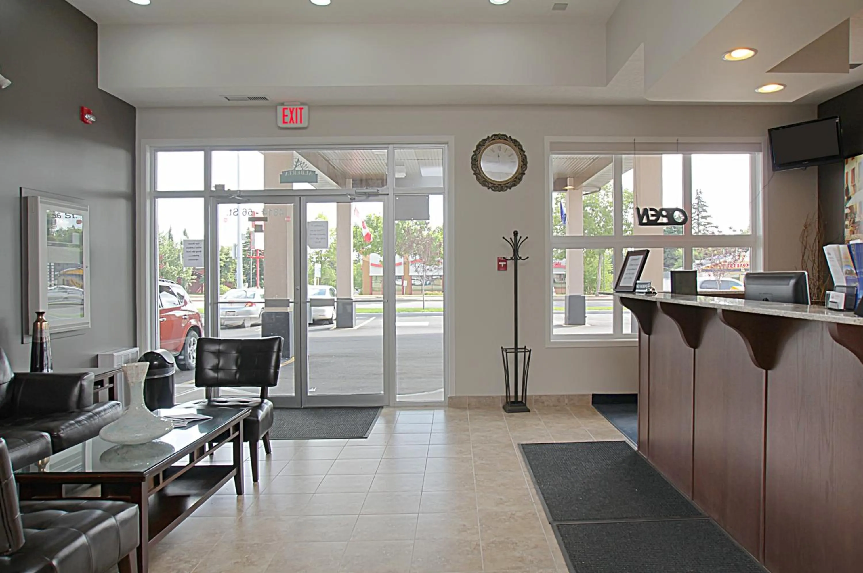 Lobby or reception in Travelodge by Wyndham Wetaskiwin
