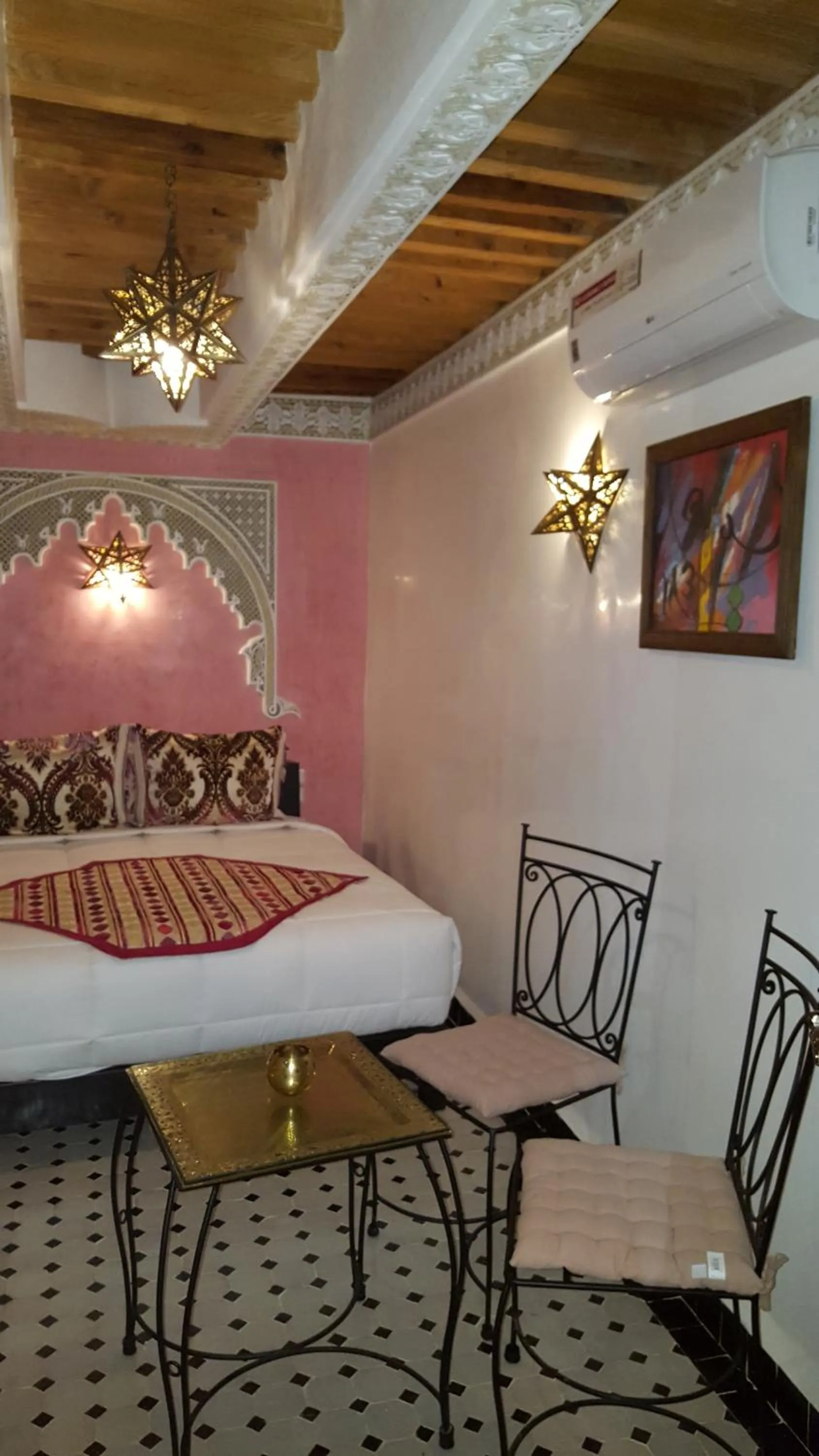 Bed in Dar Nour Fes