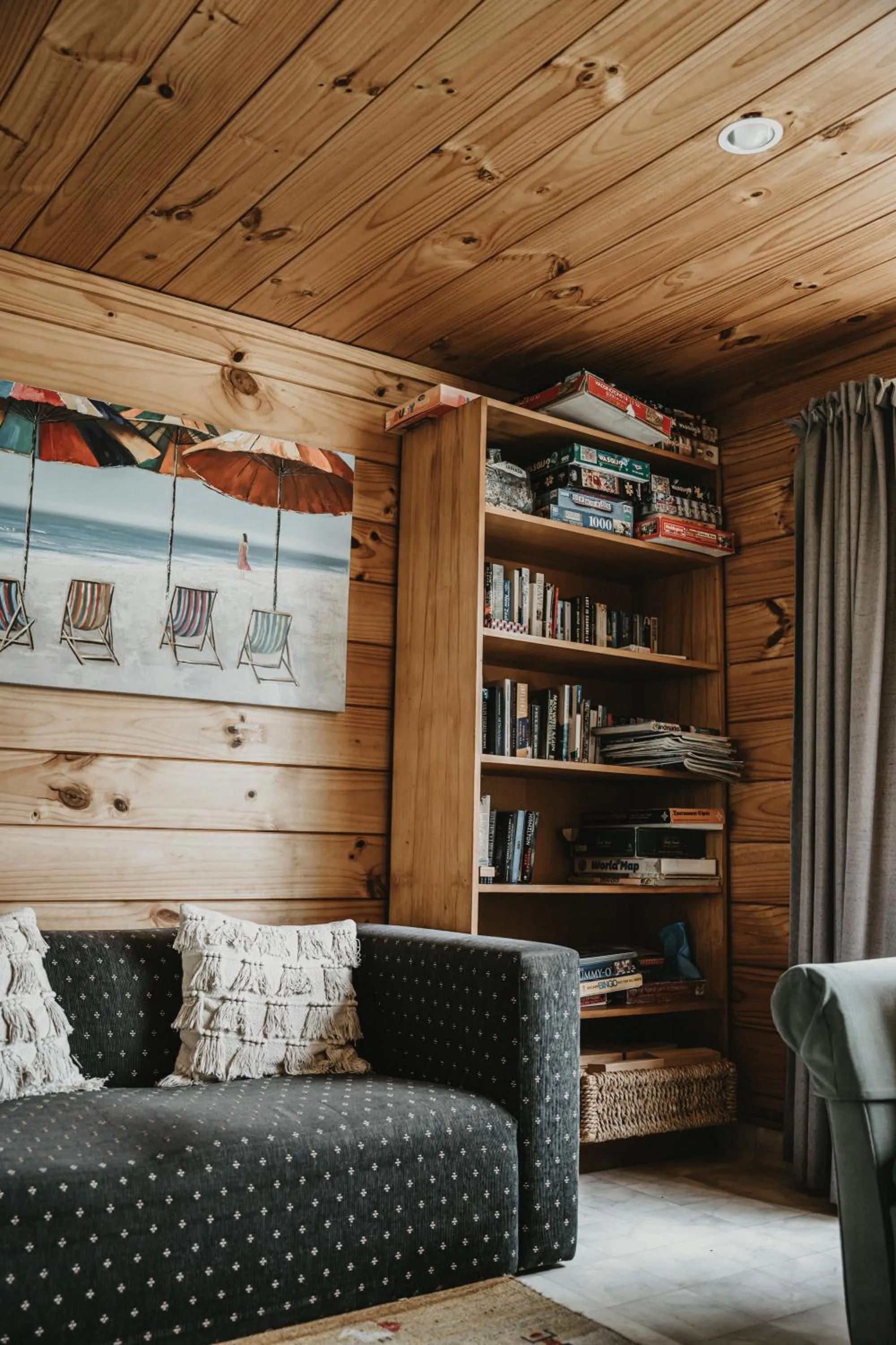 Living room in Tatahi Cove Back Packer