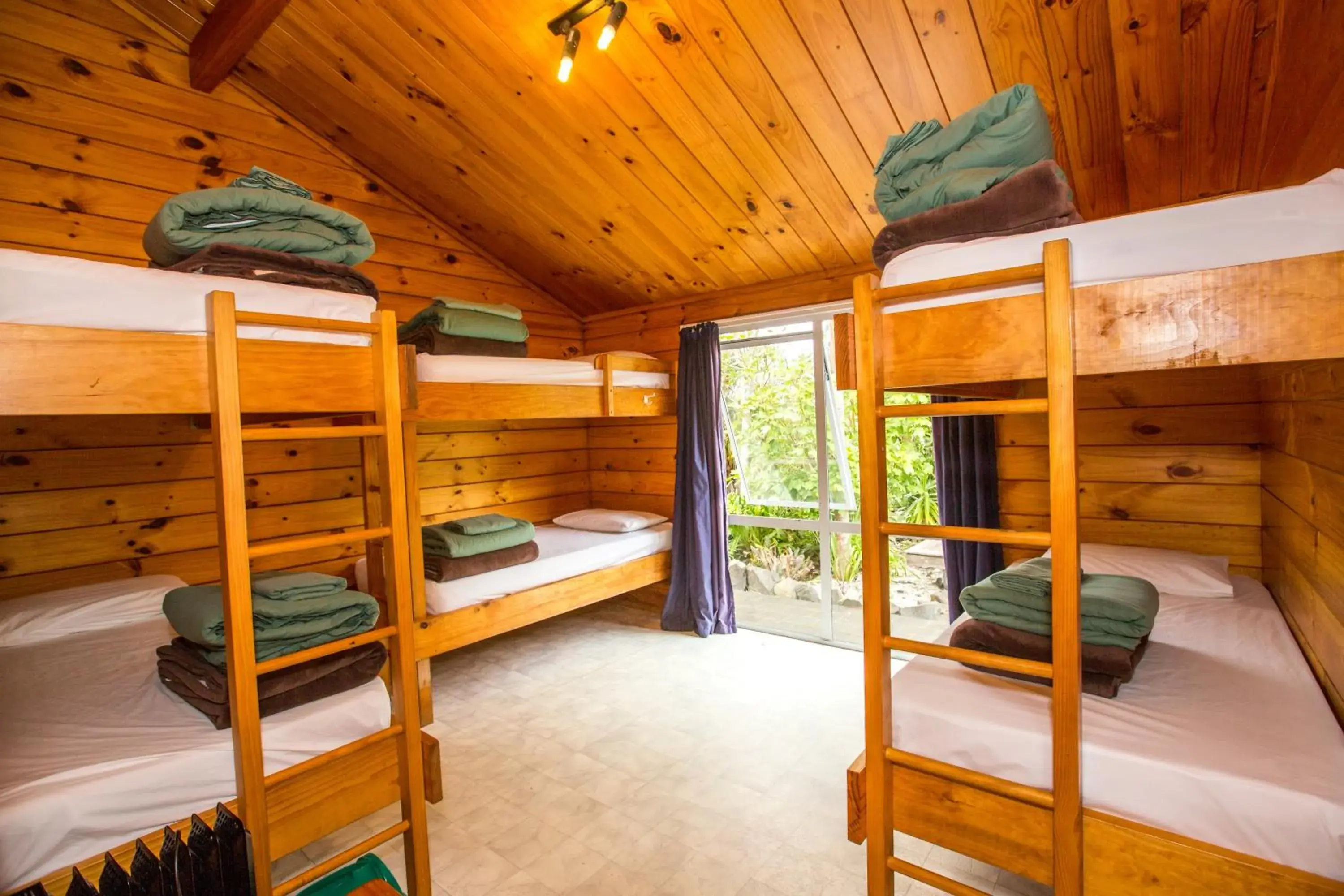 Standard Hexa Room in Tatahi Cove Back Packer Standard Hexa Room in Tatahi Cove Back Packer