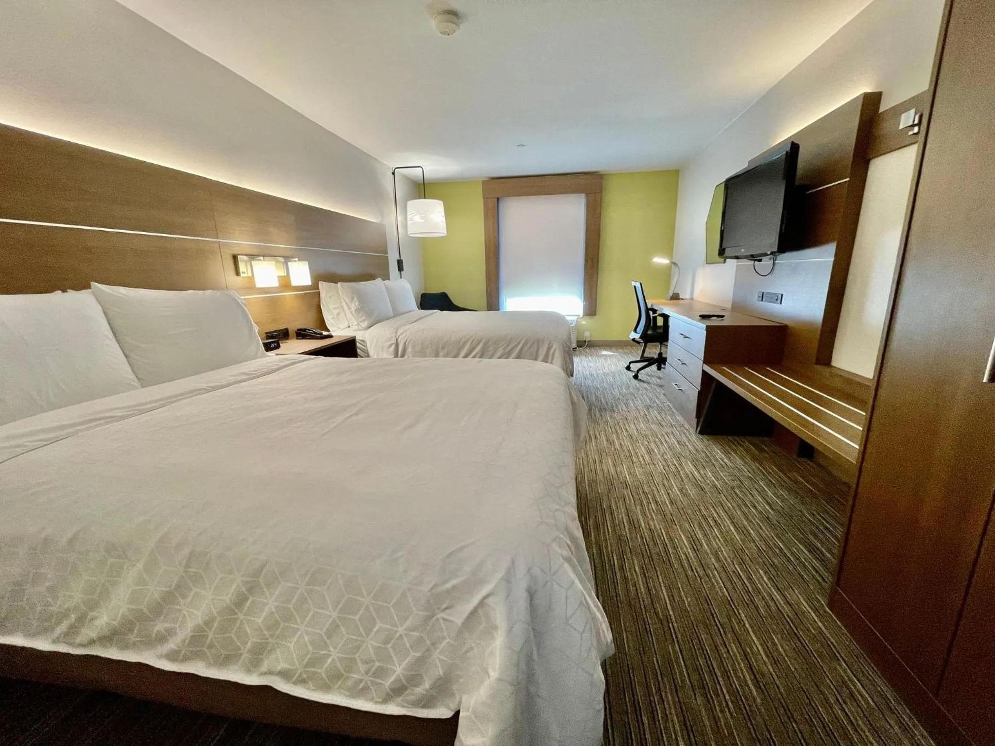 Photo of the whole room, Bed in Holiday Inn Express & Suites Sulphur - Lake Charles by IHG