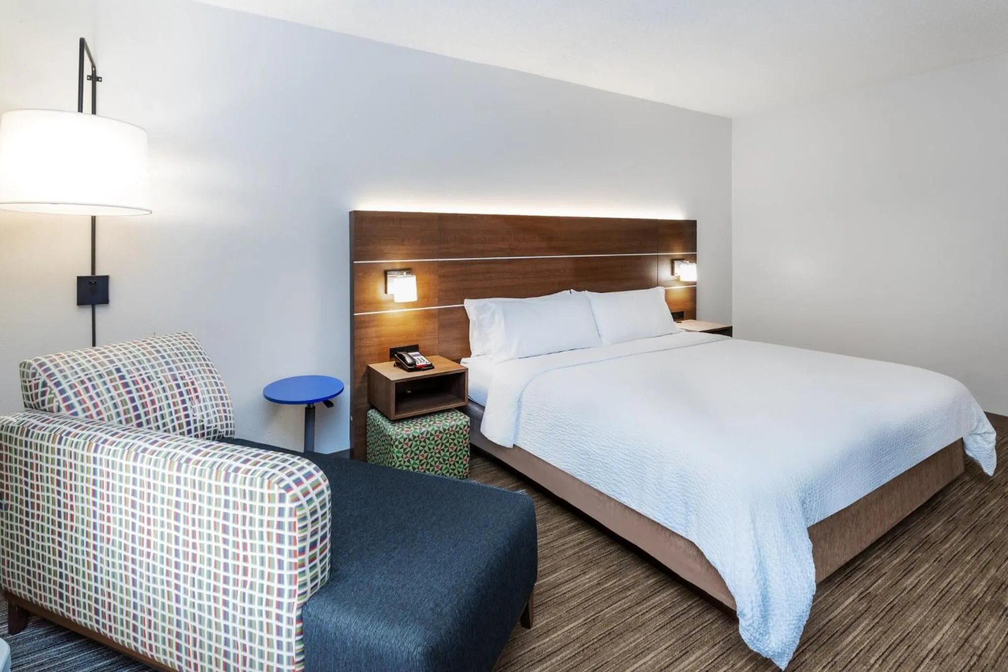 Photo of the whole room, Bed in Holiday Inn Express & Suites Sulphur - Lake Charles by IHG