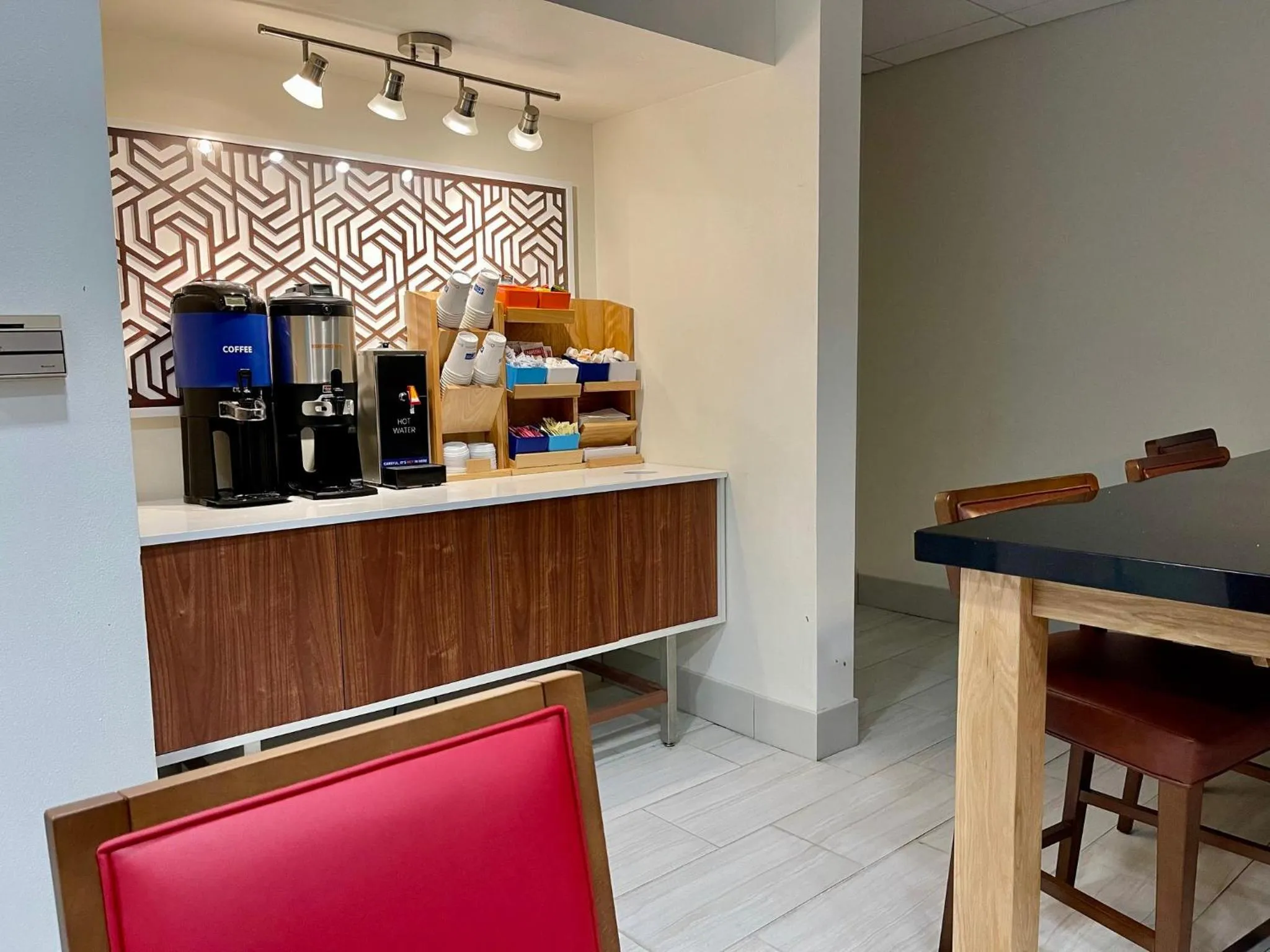 Breakfast in Holiday Inn Express & Suites Sulphur - Lake Charles by IHG