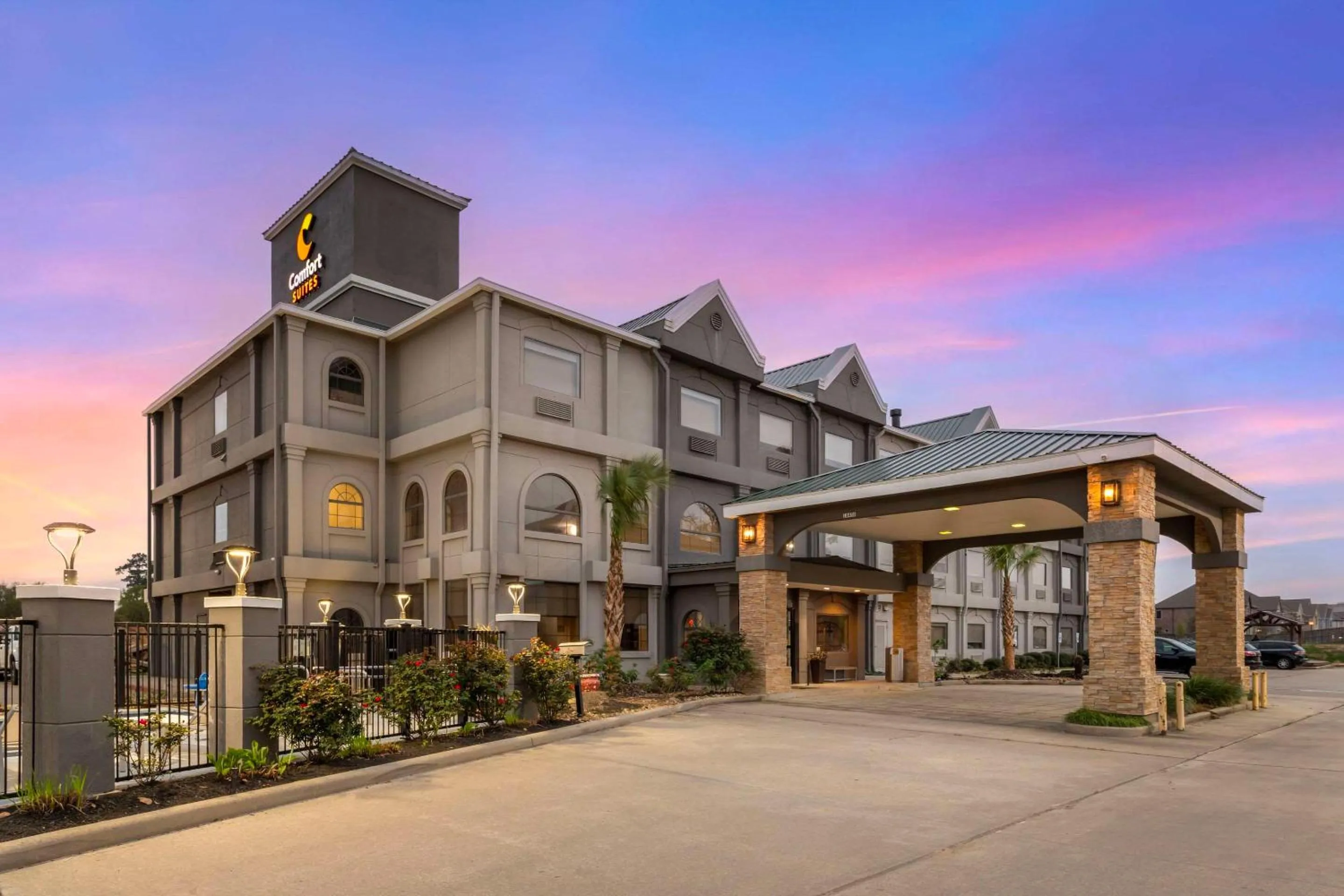Property building in Comfort Suites Shenandoah-The Woodlands