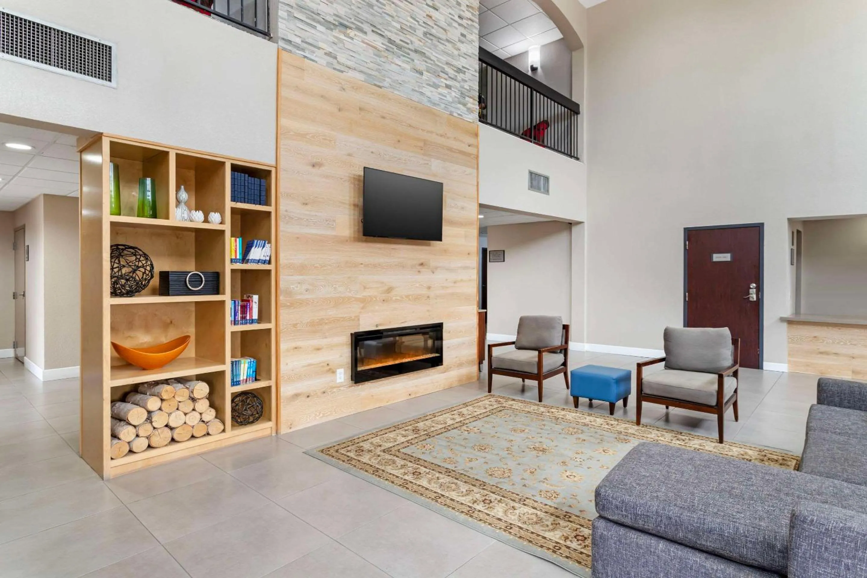 Lobby or reception in Comfort Suites Shenandoah-The Woodlands