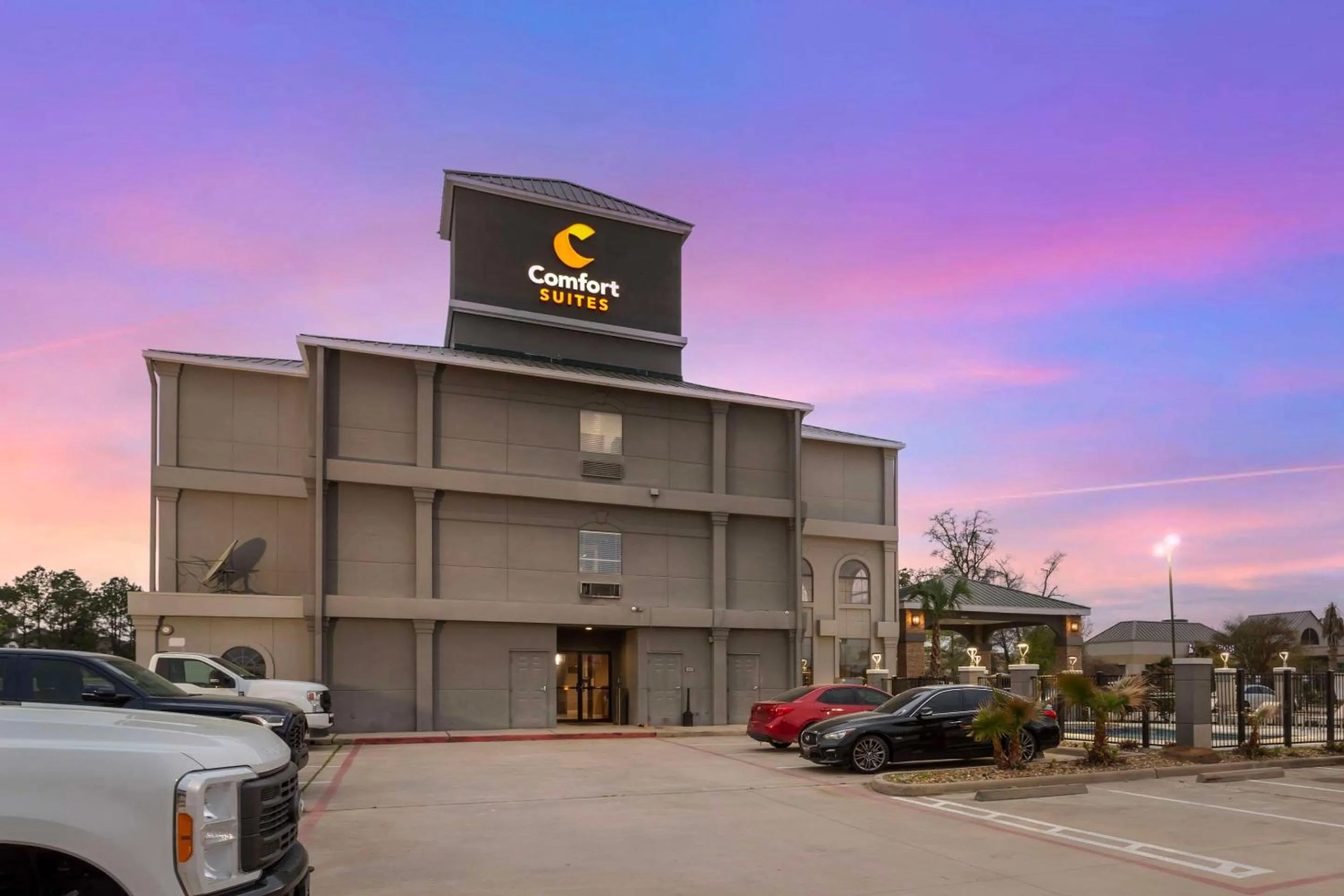 Property building in Comfort Suites Shenandoah-The Woodlands