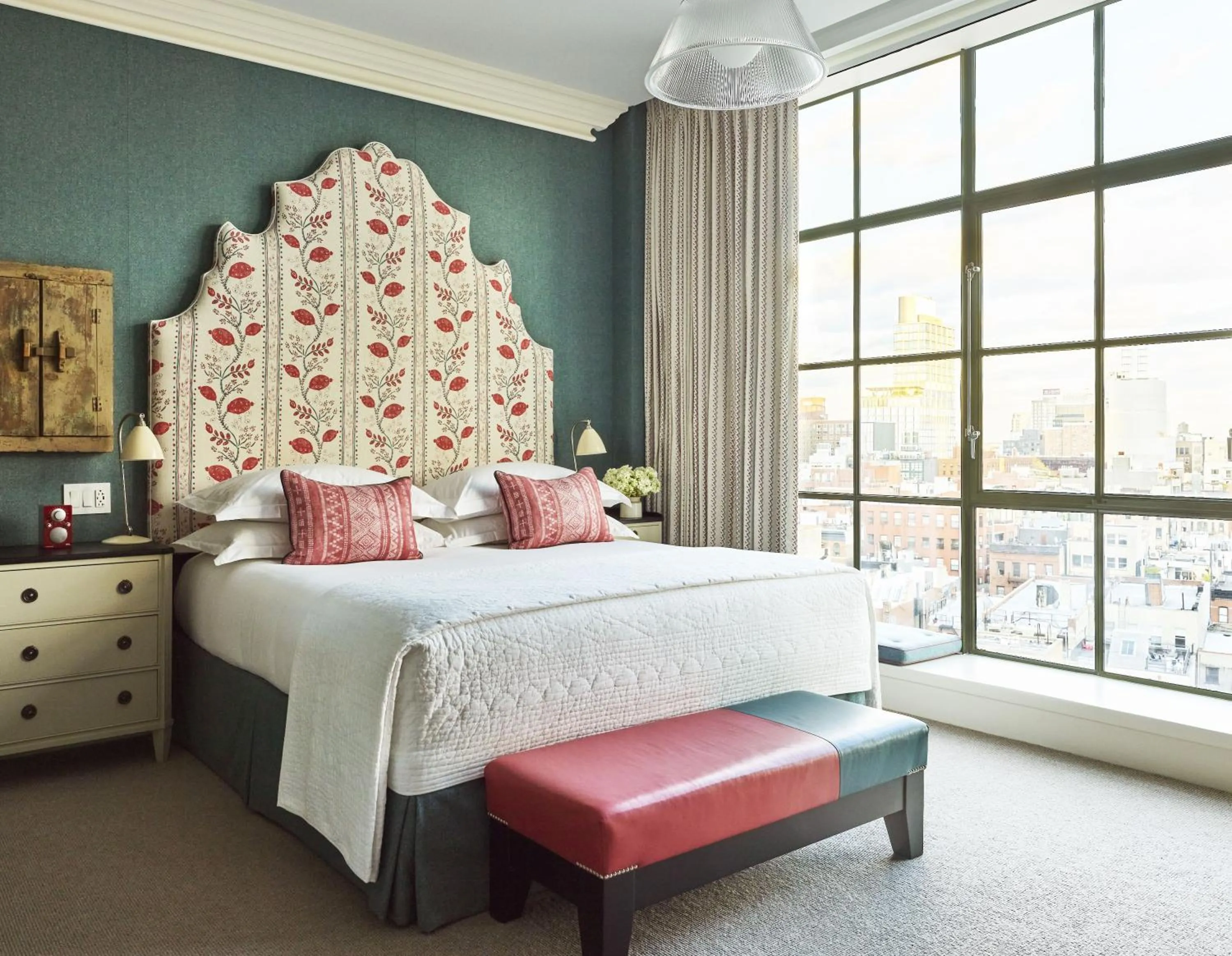 Photo of the whole room, Bed in Crosby Street Hotel