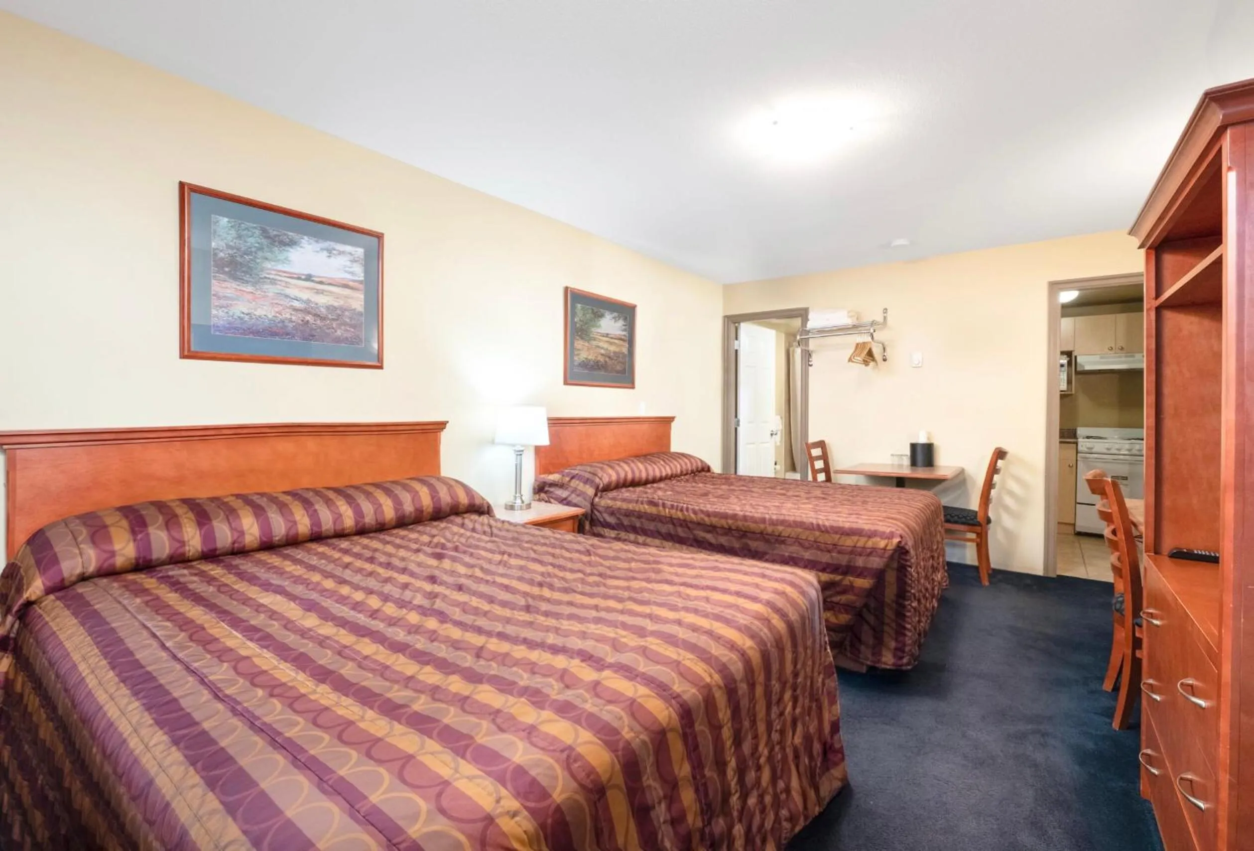 Bed in Linda Vista Motel