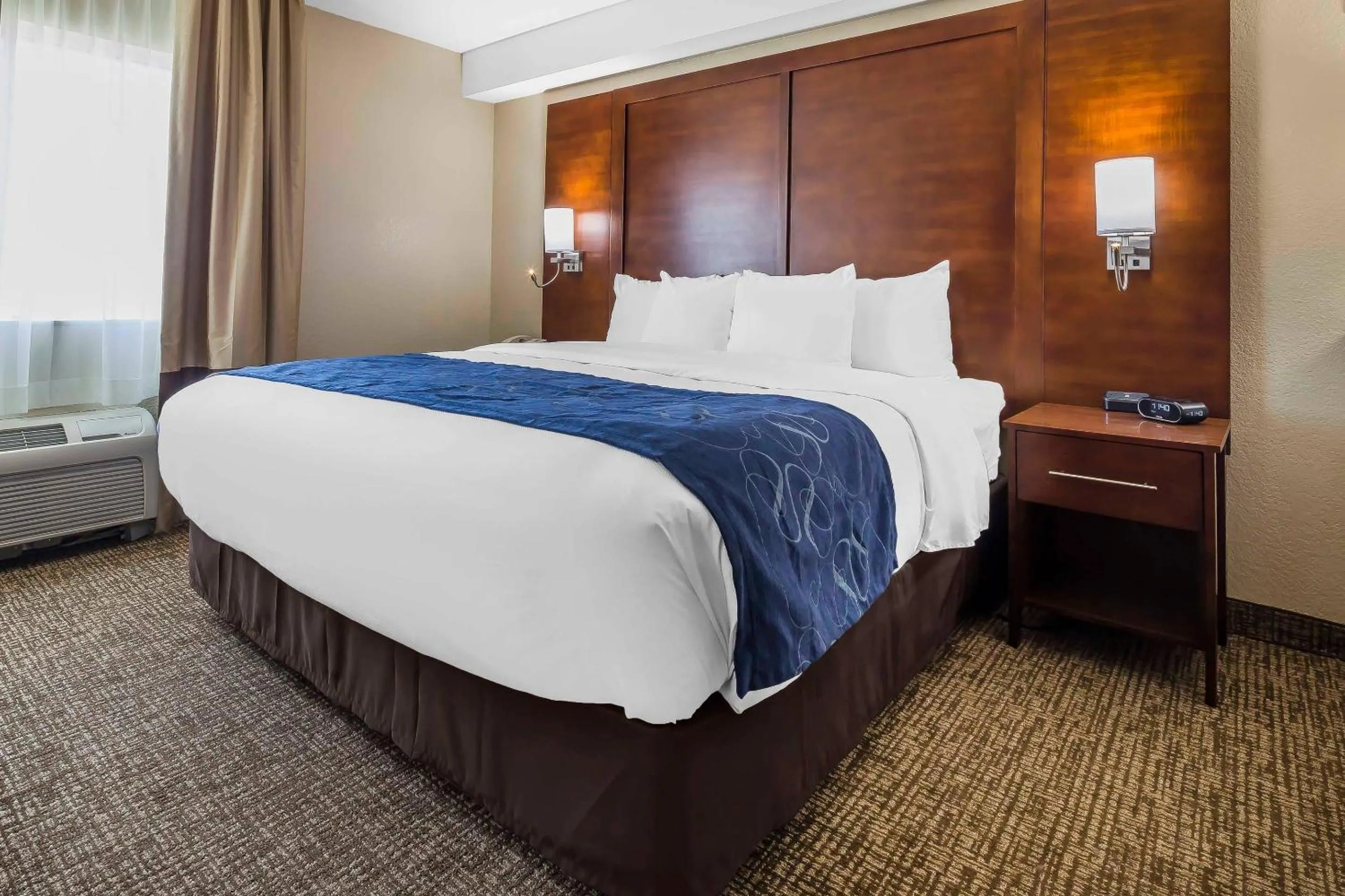 Bedroom, Bed in Comfort Suites El Paso Airport