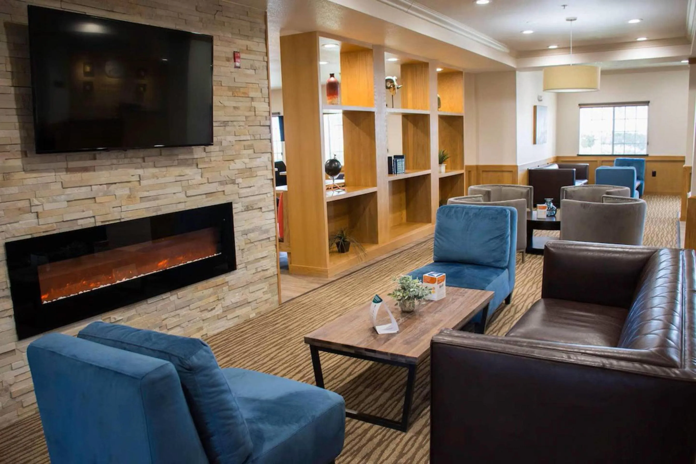 Lobby or reception in Comfort Suites El Paso Airport