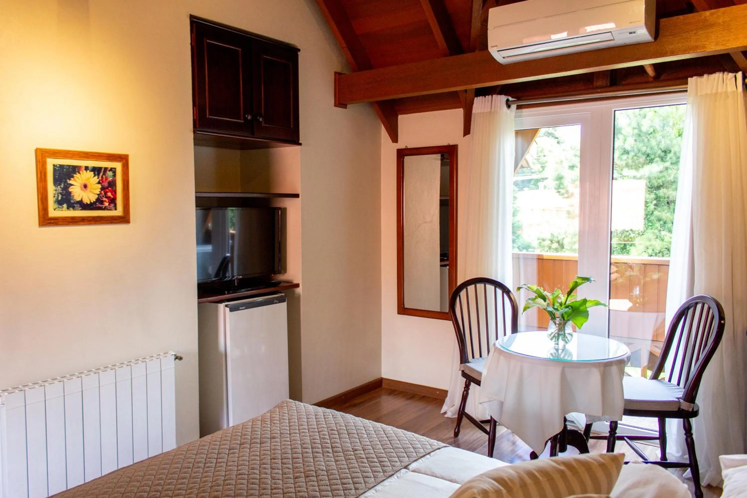 TV and multimedia in Hotel Canto Verde