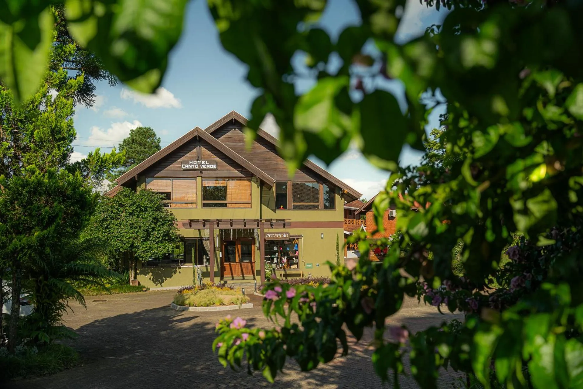 Property building in Hotel Canto Verde