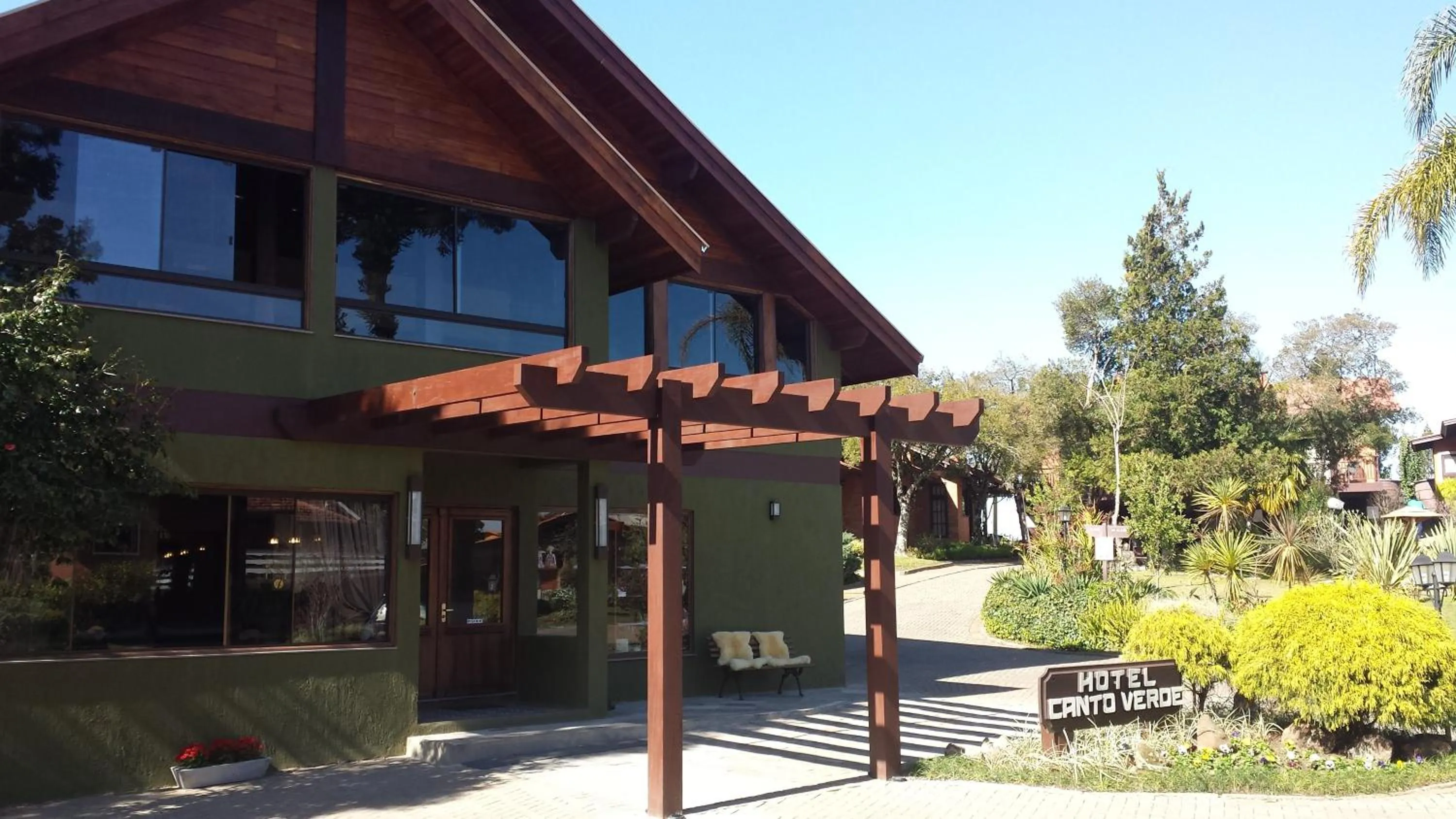 Property building in Hotel Canto Verde