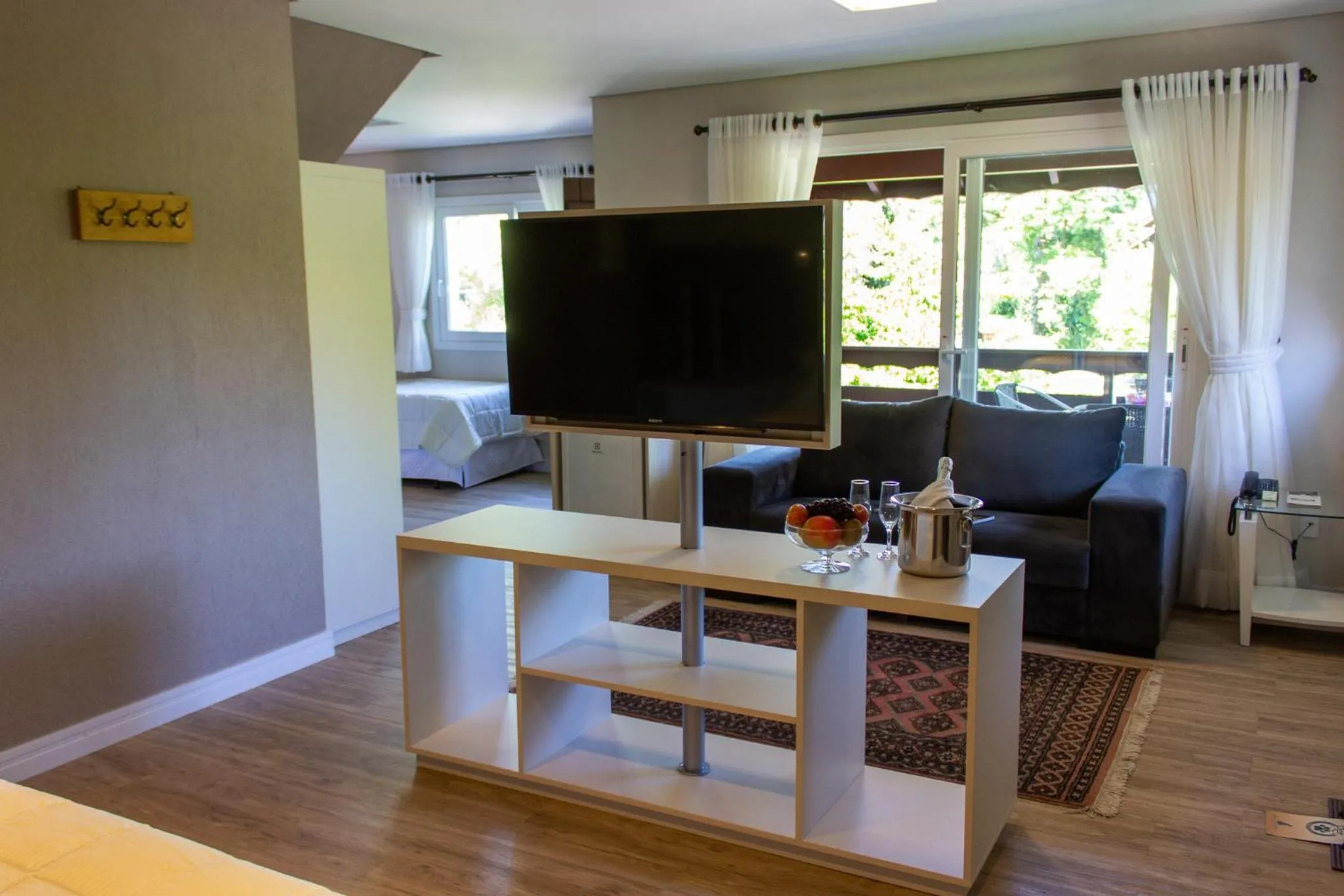 Communal lounge/ TV room in Hotel Canto Verde