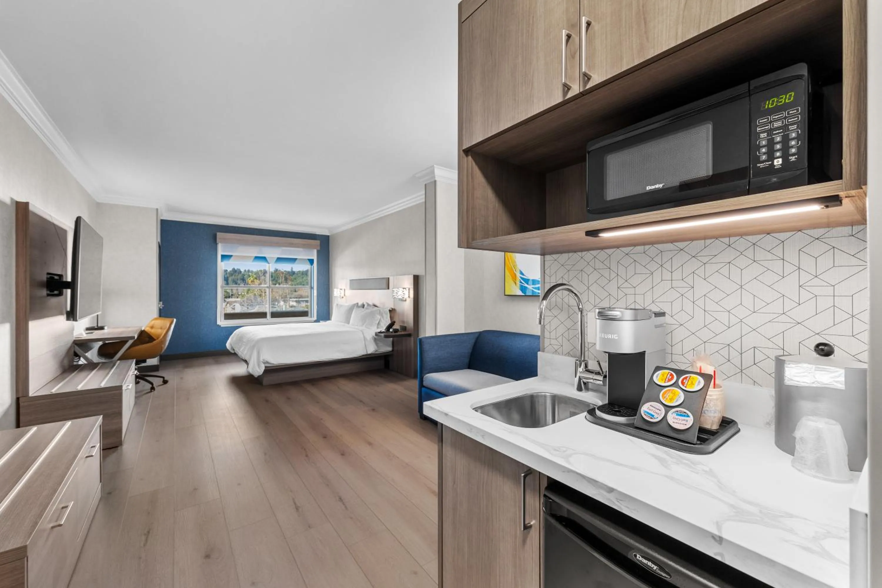 Holiday Inn Express Hotel & Suites Santa Cruz by IHG