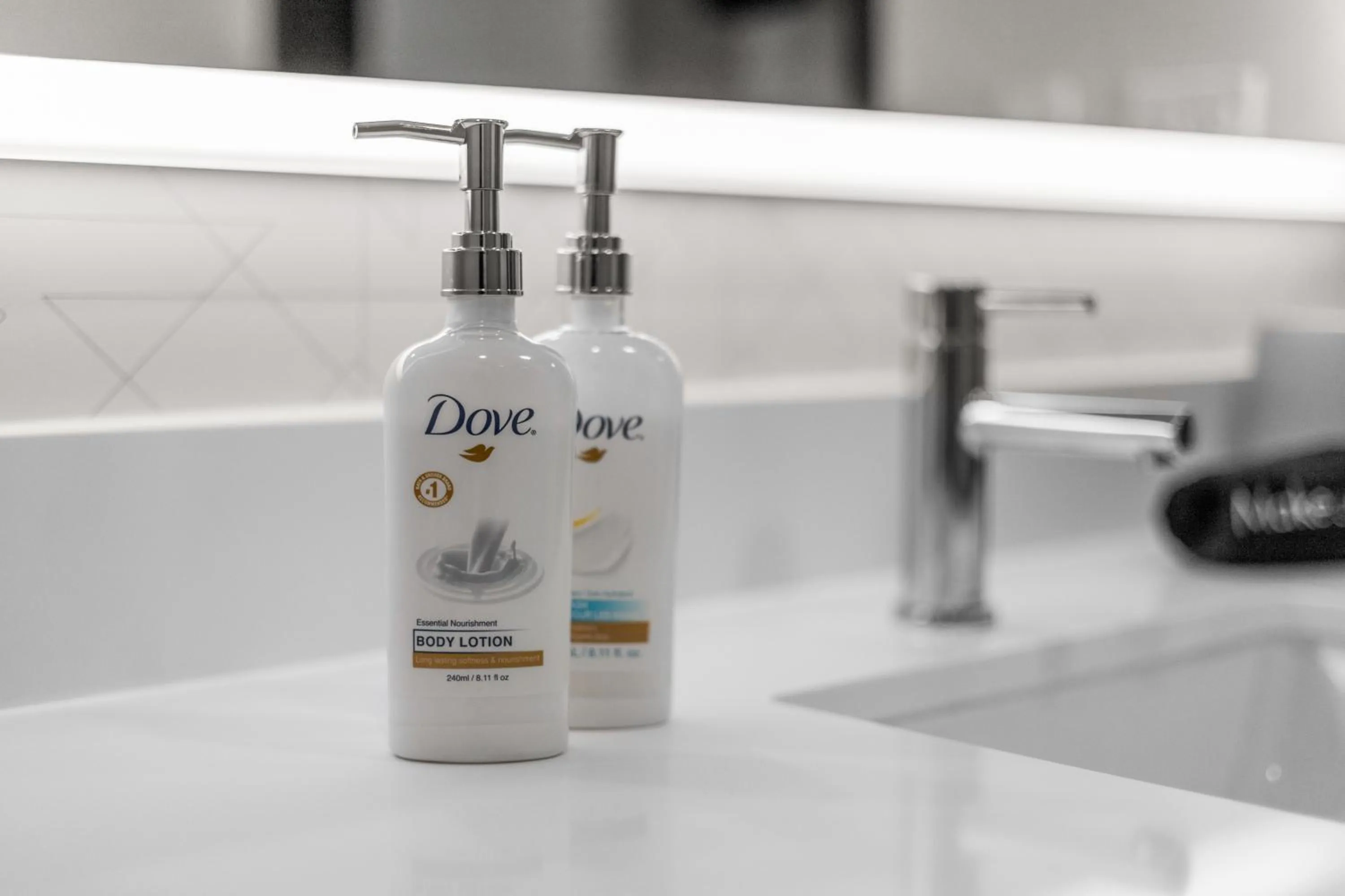 Bathroom in Holiday Inn Express Hotel & Suites Santa Cruz by IHG