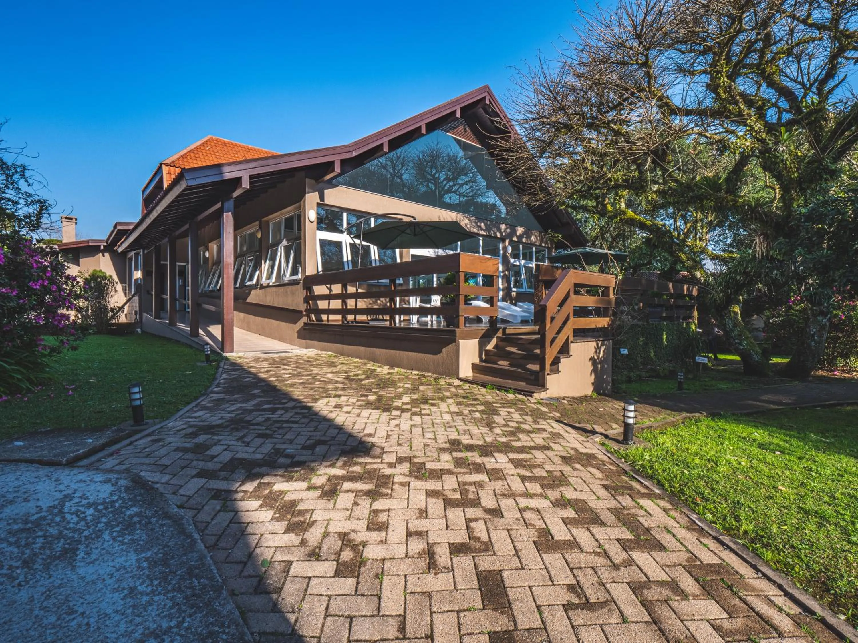 Property building in Hotel Fioreze Quero Quero