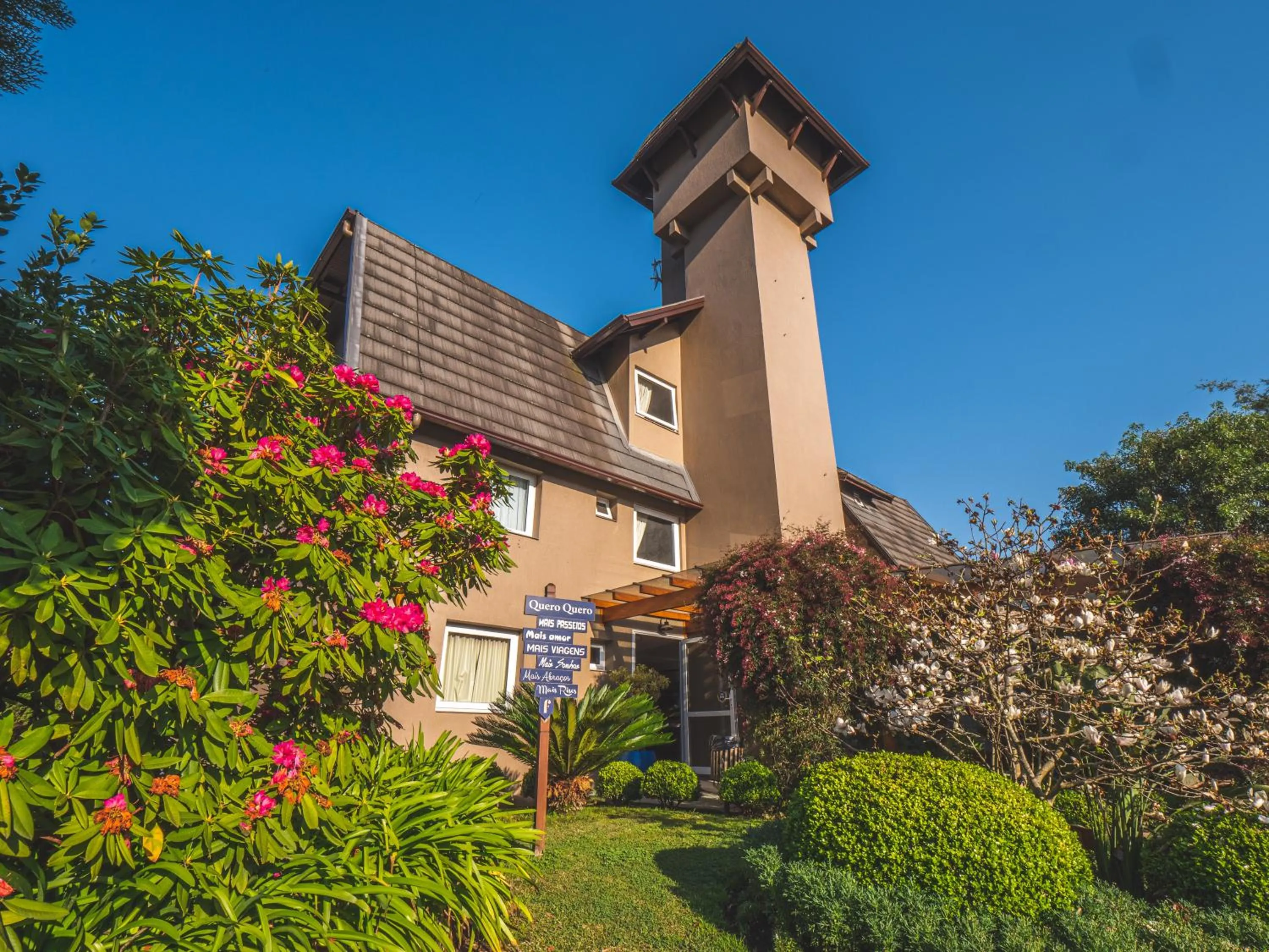 Property building in Hotel Fioreze Quero Quero