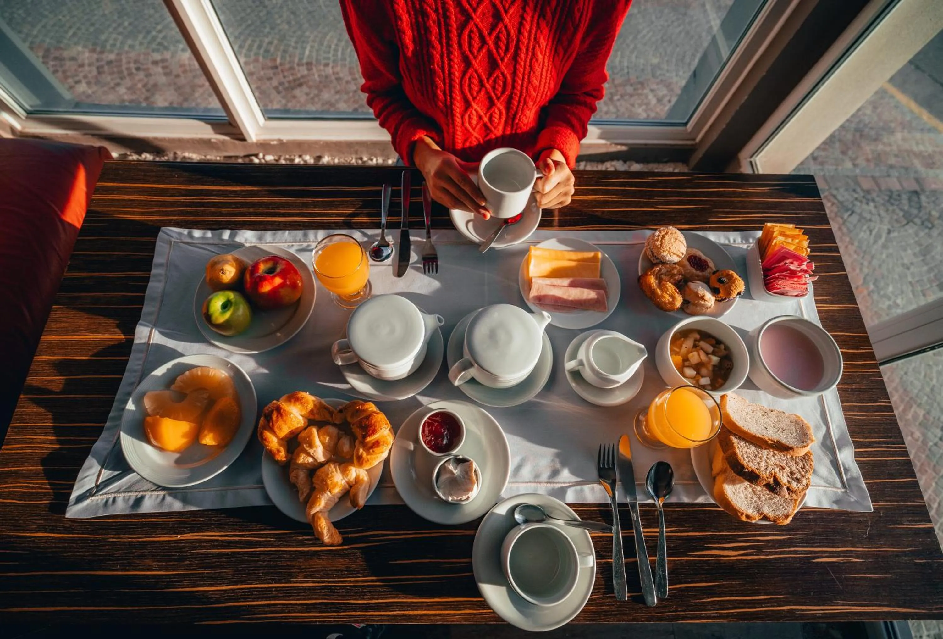 Food and drinks in Rayentray Grand Hotel