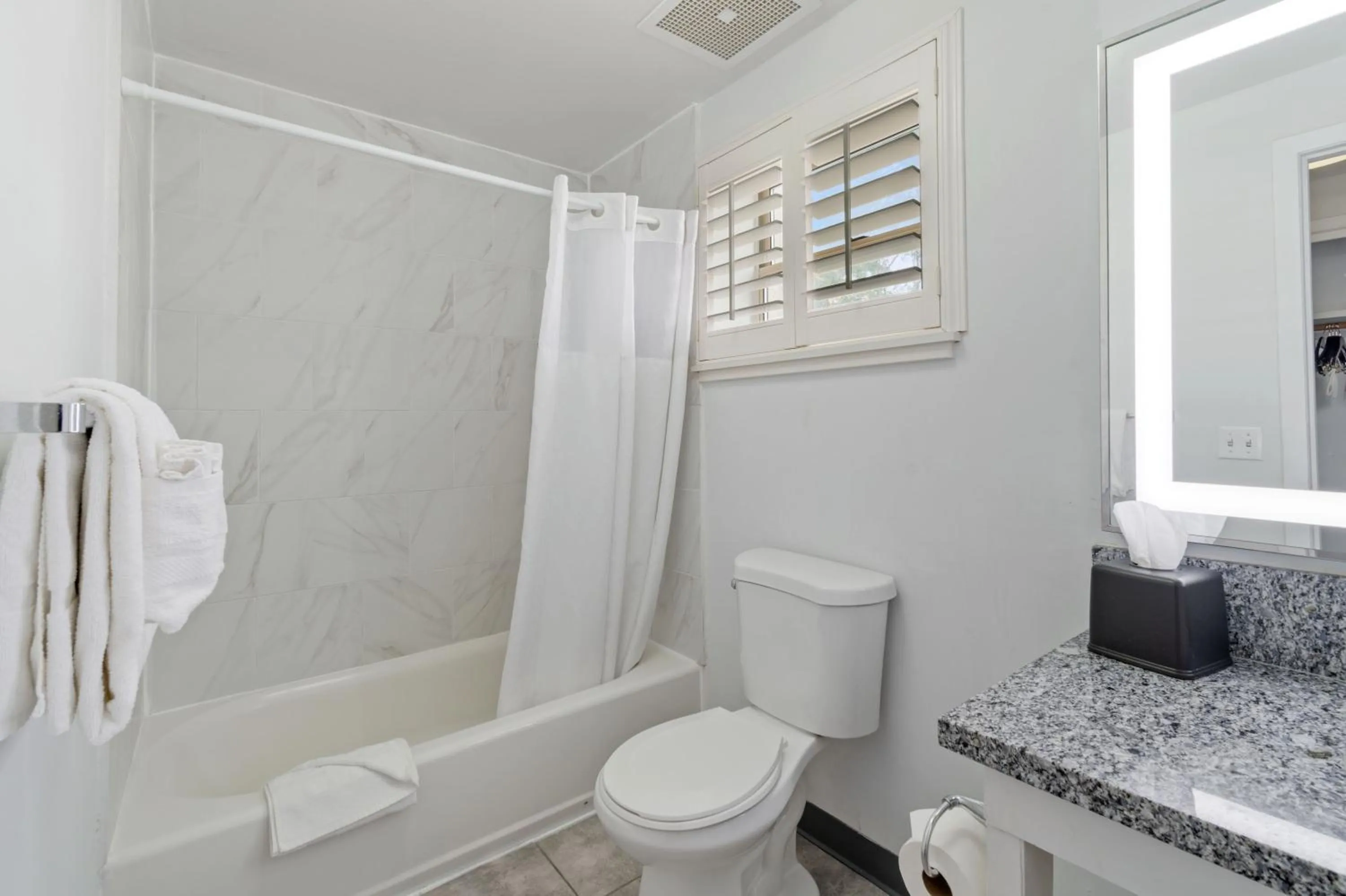 Toilet in Lions Gate Hotel