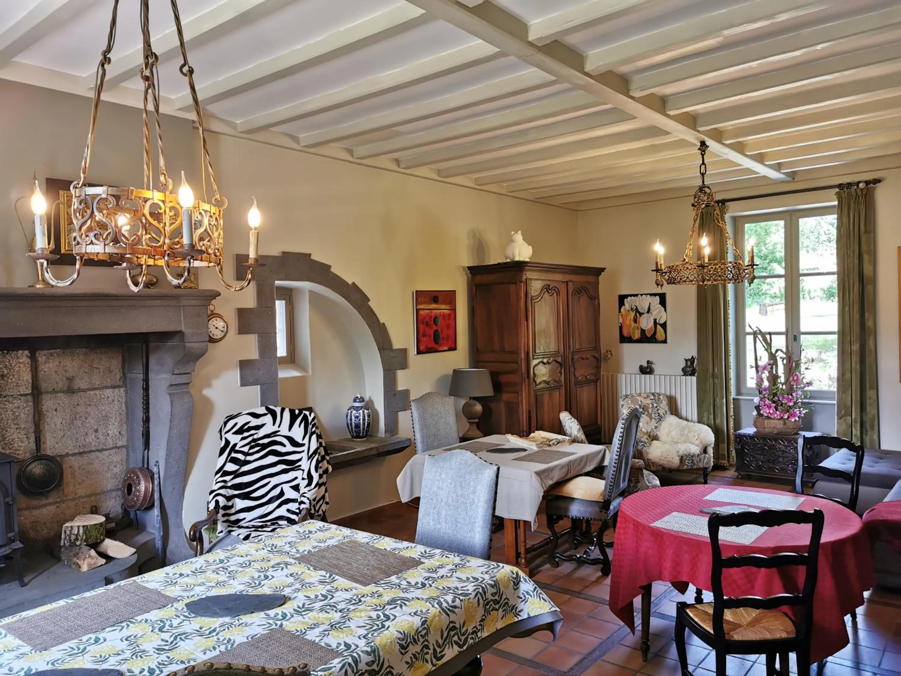 Communal lounge/ TV room in Domaine les Pradets