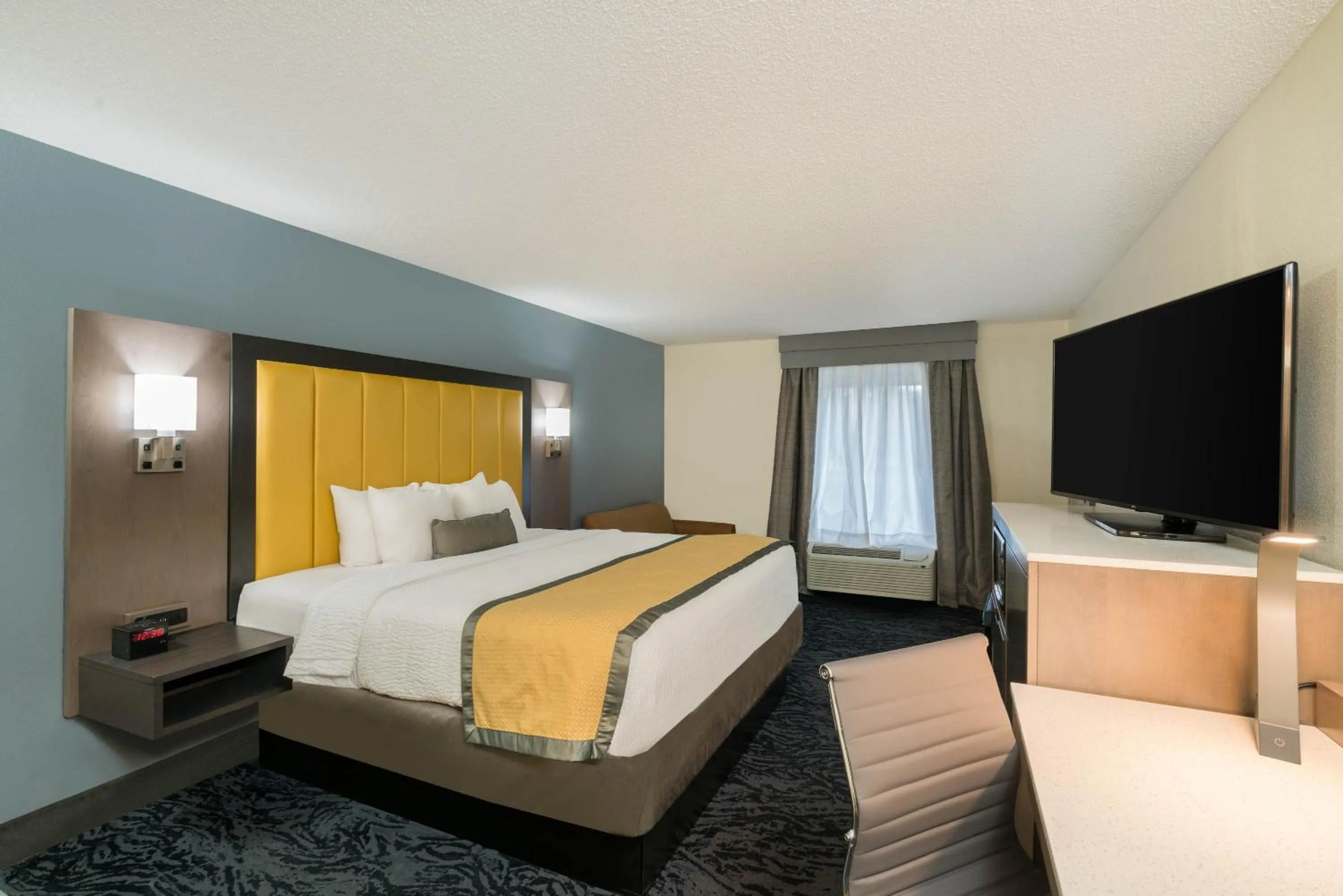 Bed in Baymont by Wyndham Franklin