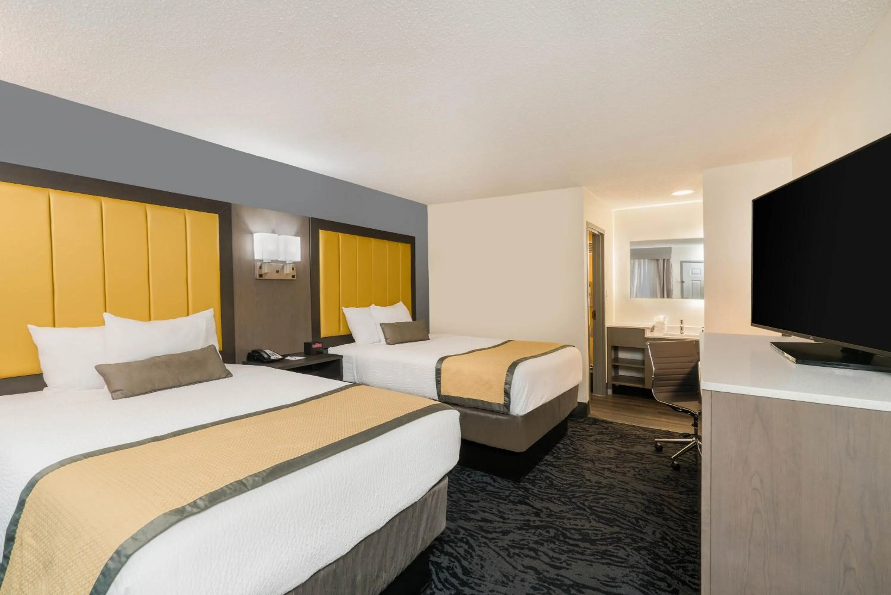 Bed in Baymont by Wyndham Franklin