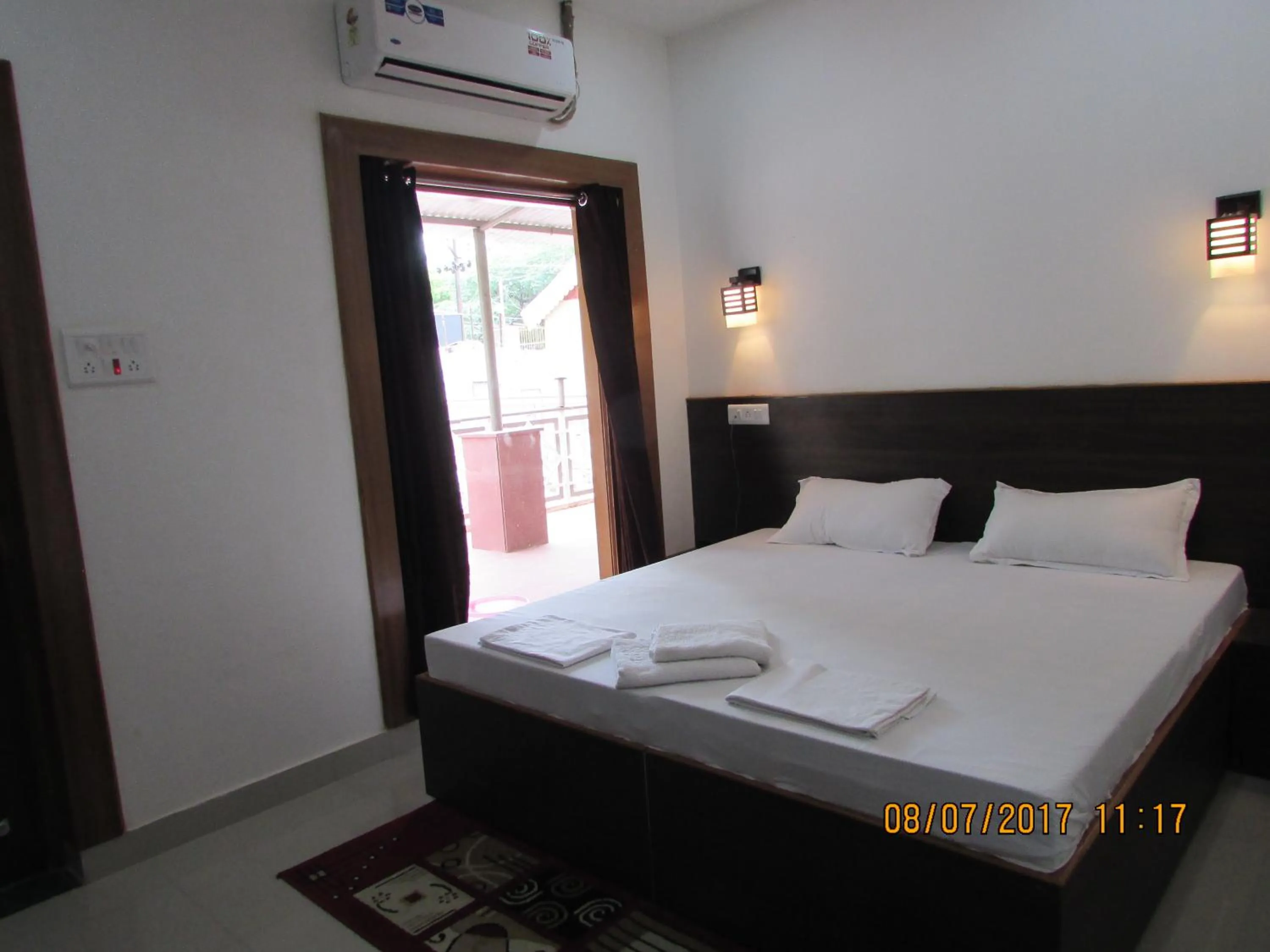 Bedroom, Bed in Hotel Vrindavan