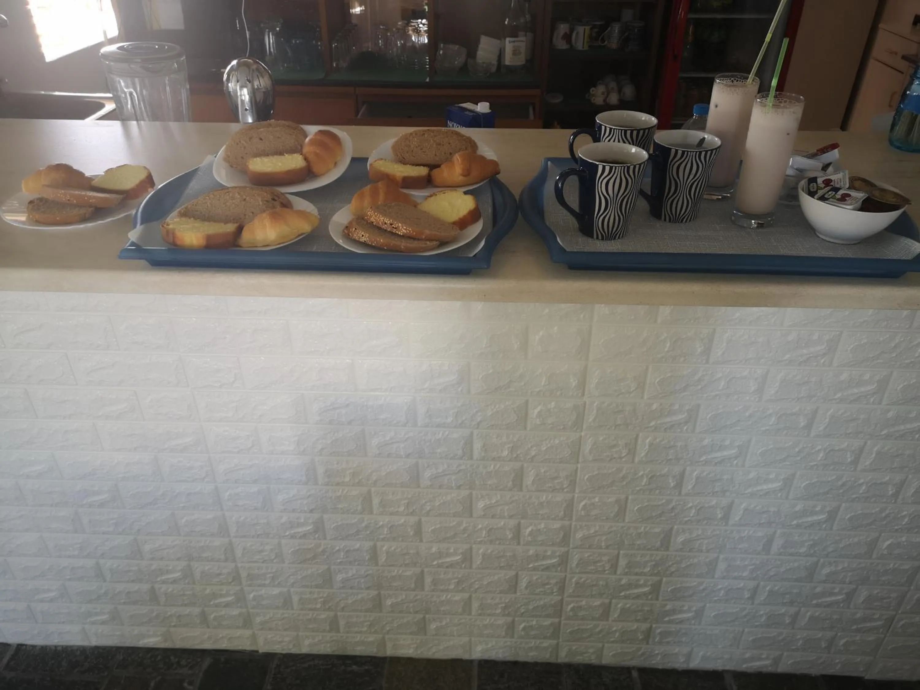 Breakfast in Ilios and Irene