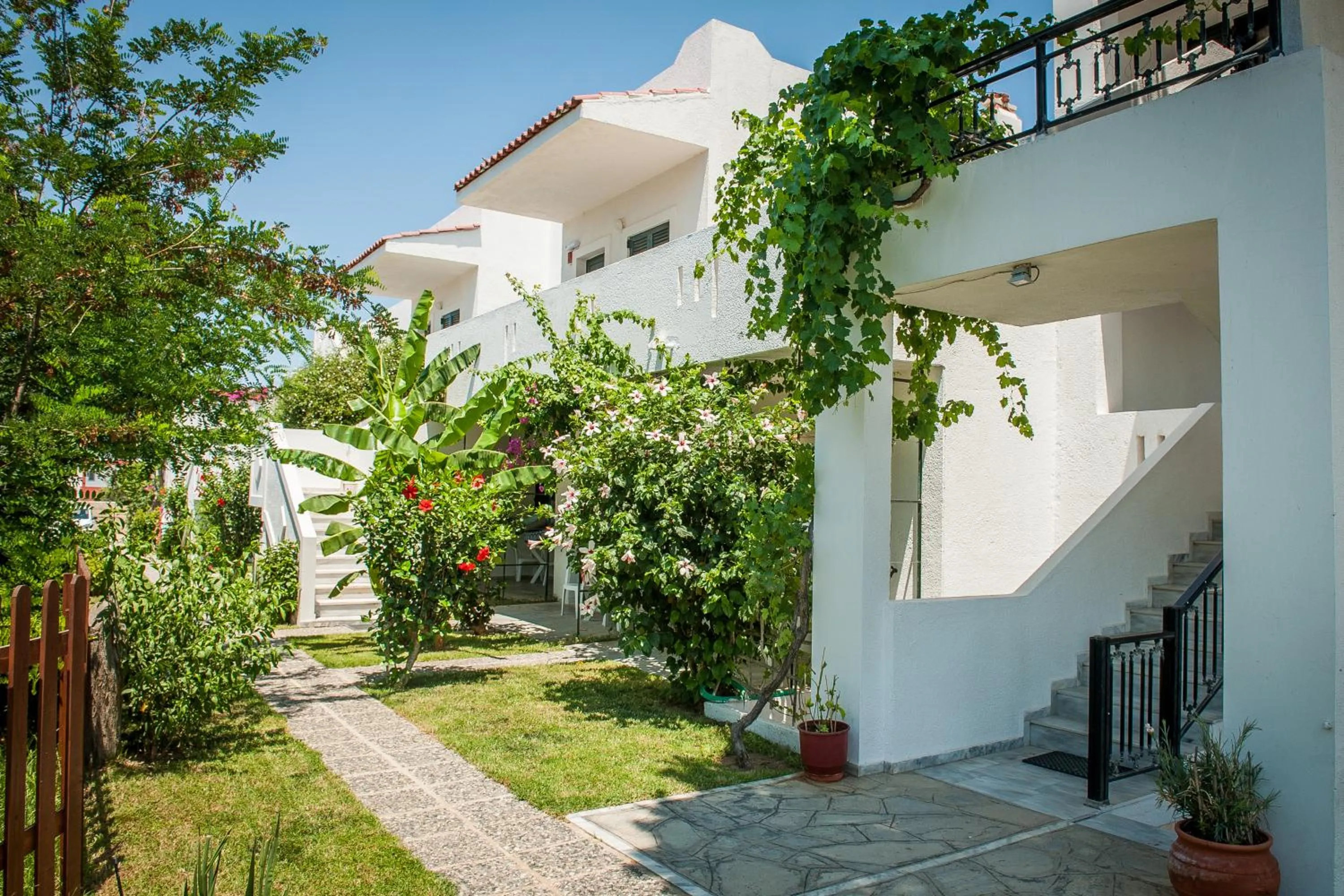 Property building in Ilios and Irene