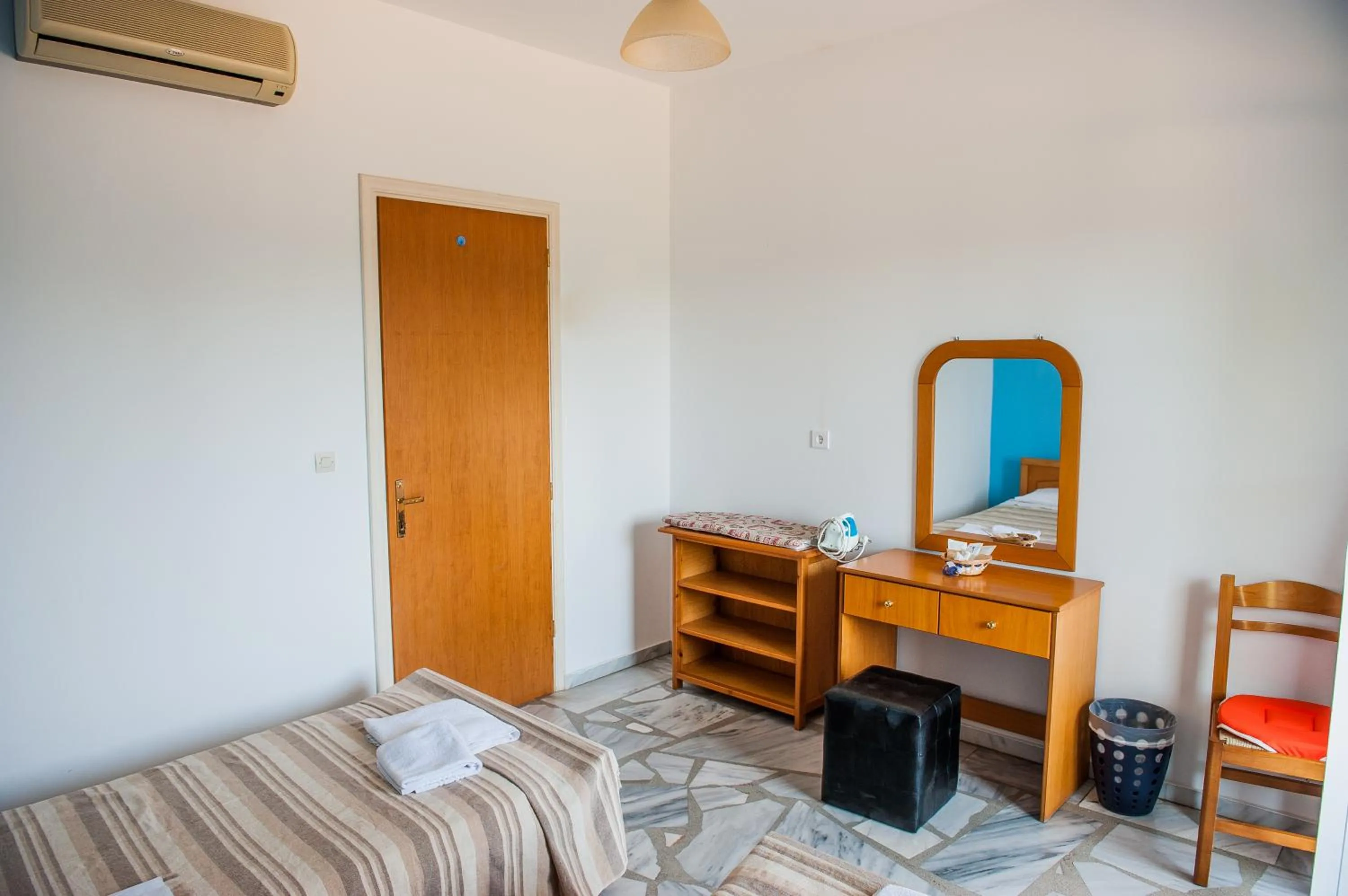 Decorative detail, Bed in Ilios and Irene