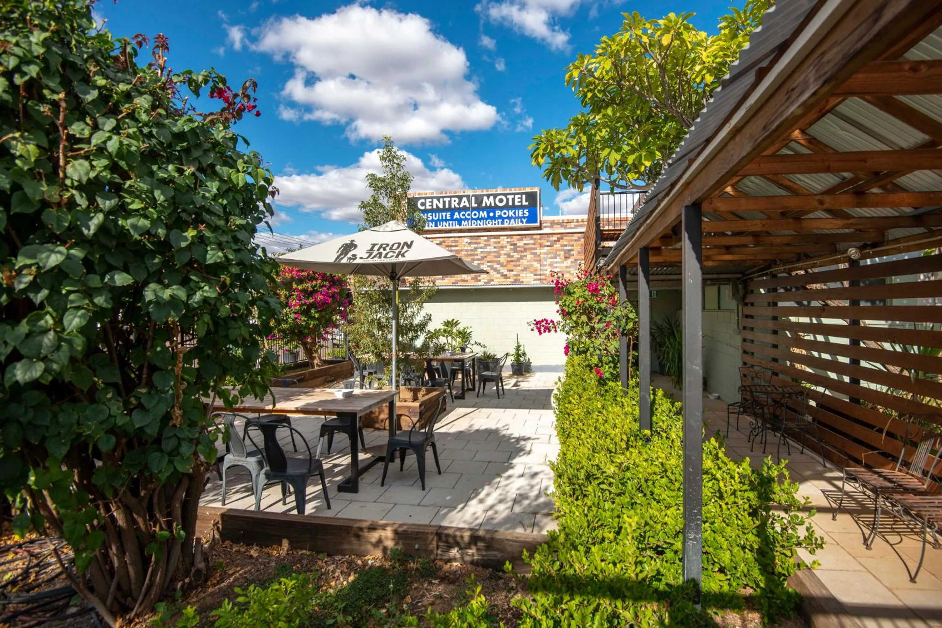 Longreach Most Central Motel