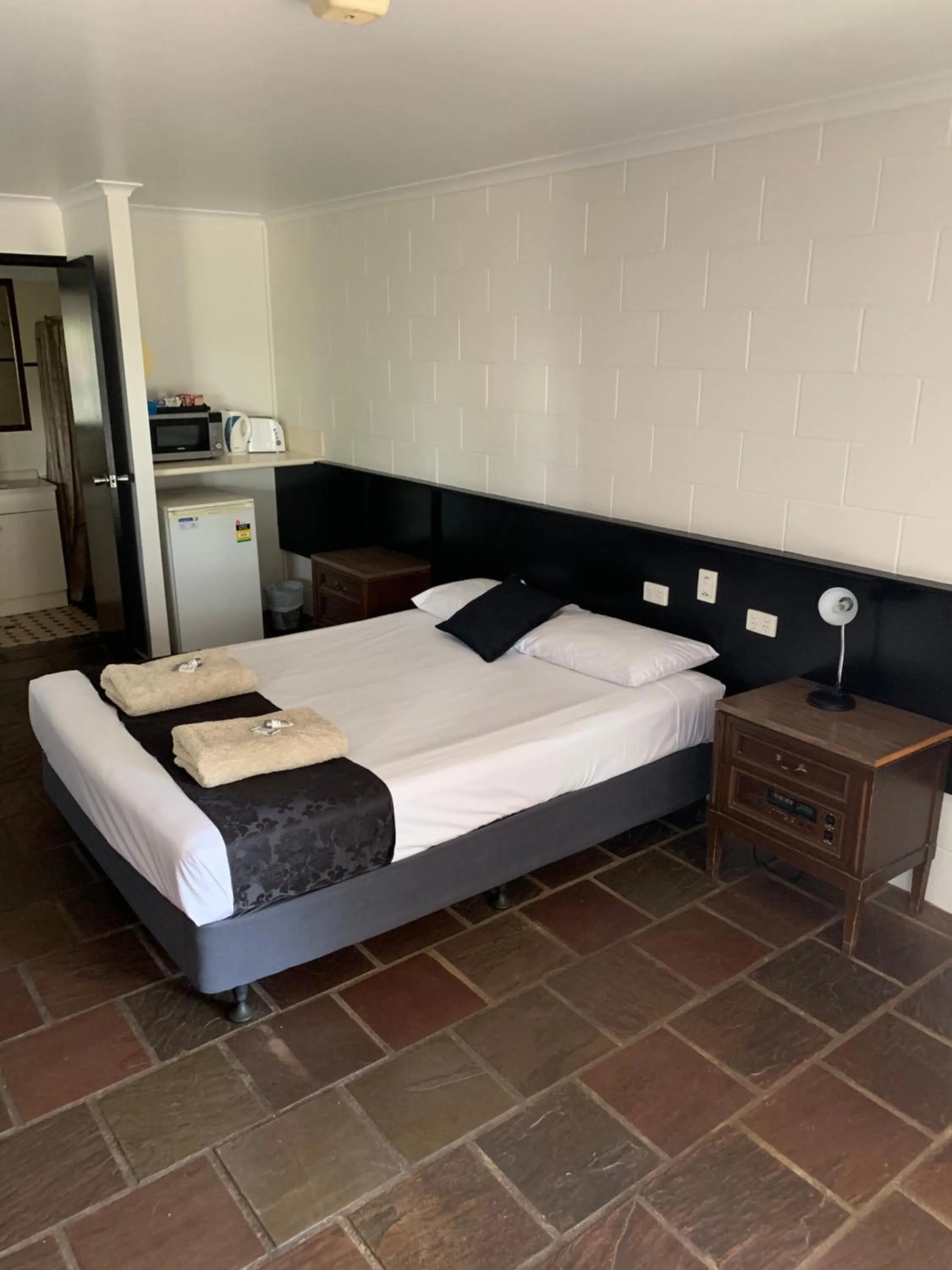 Bed in Longreach Most Central Motel