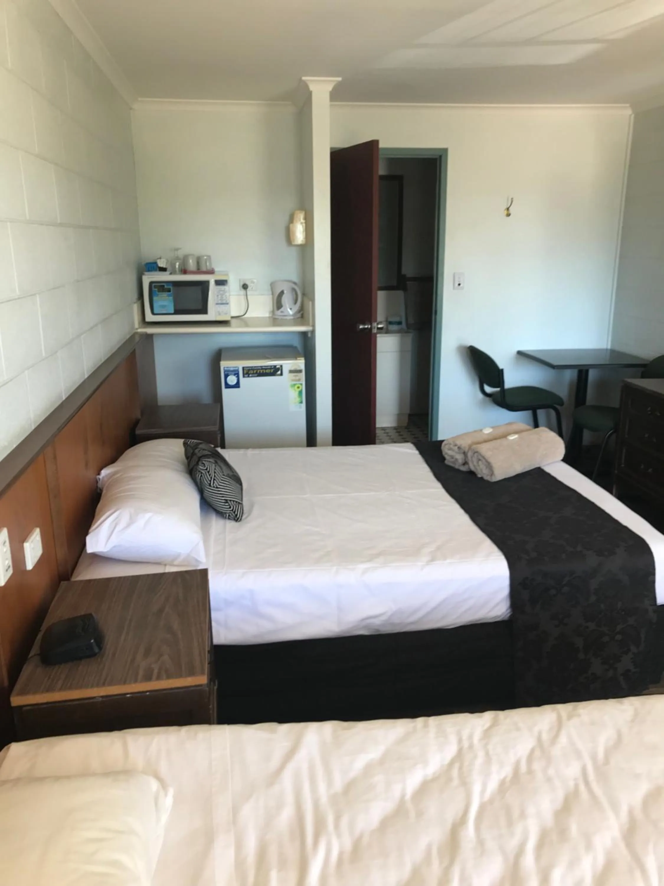 Bed in Longreach Most Central Motel