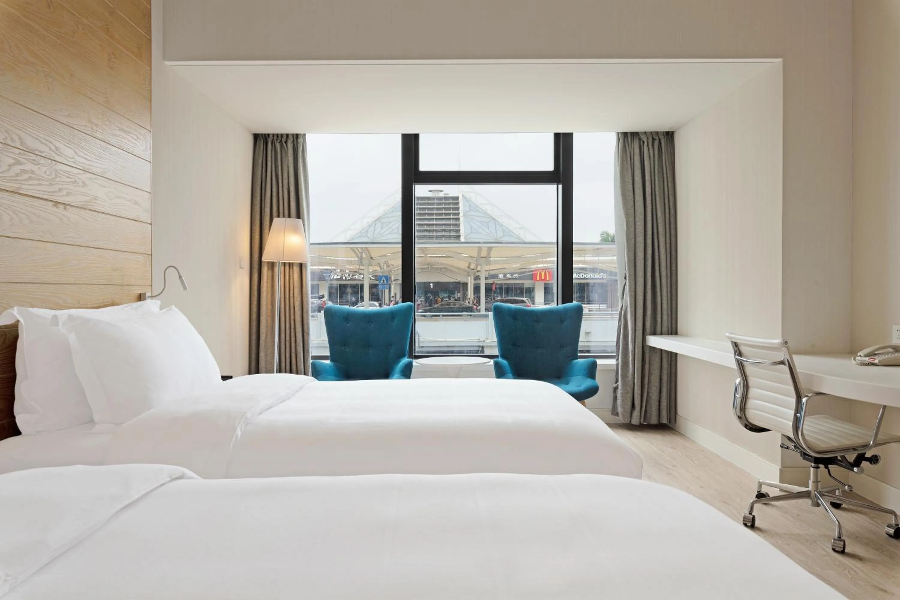 Bed in Haikou Meilan International Airport Hotel