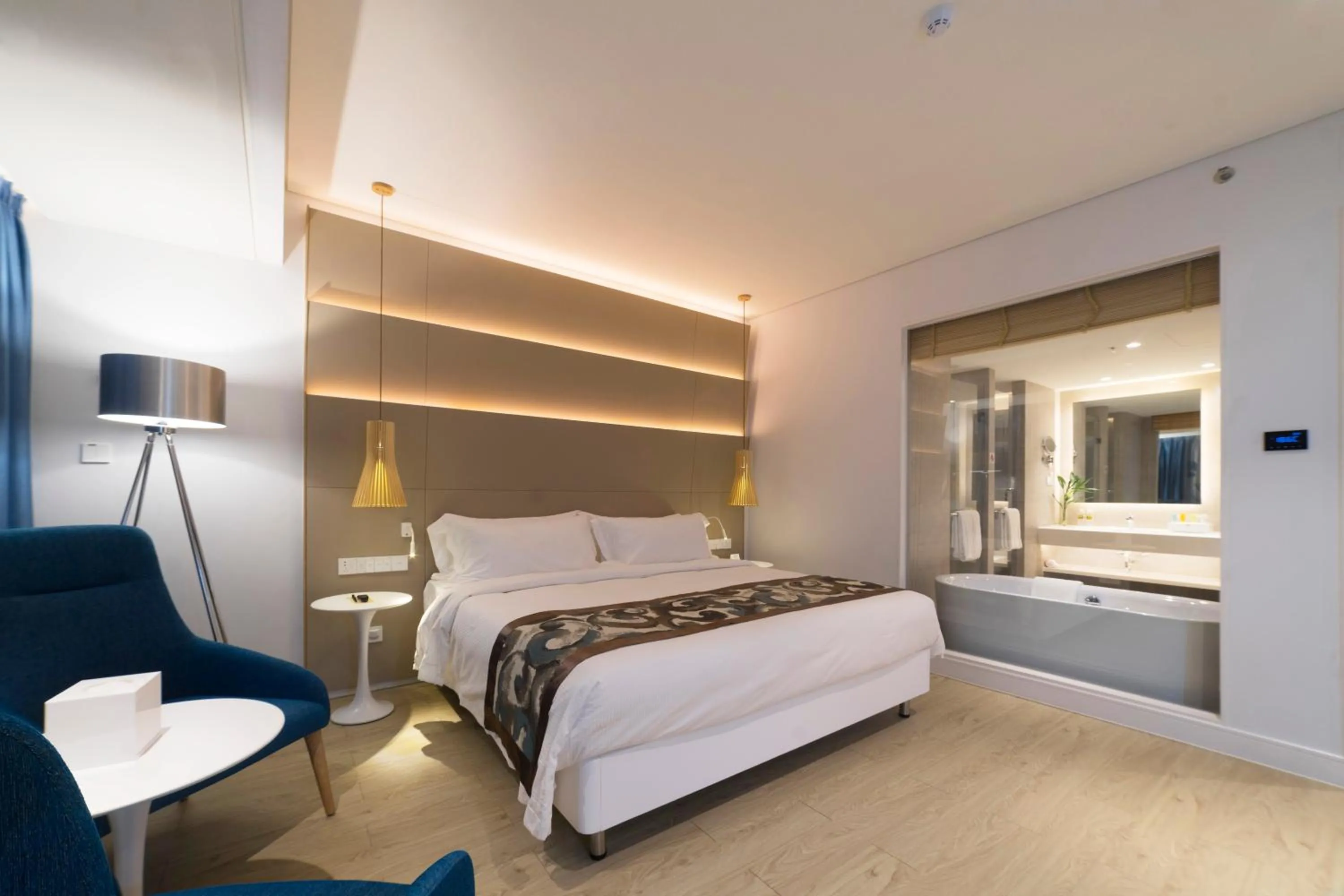 Bed in Haikou Meilan International Airport Hotel