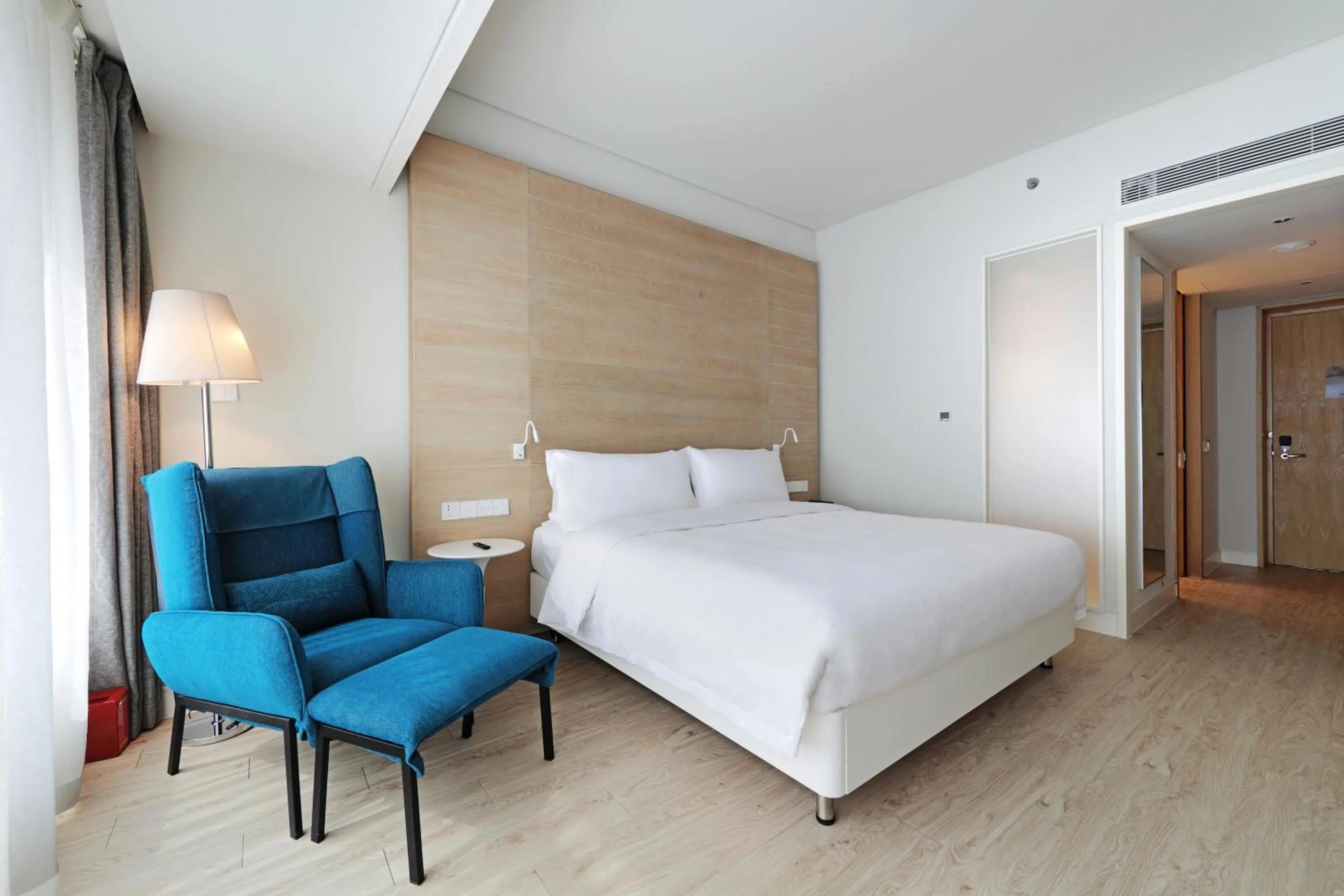 Bed in Haikou Meilan International Airport Hotel