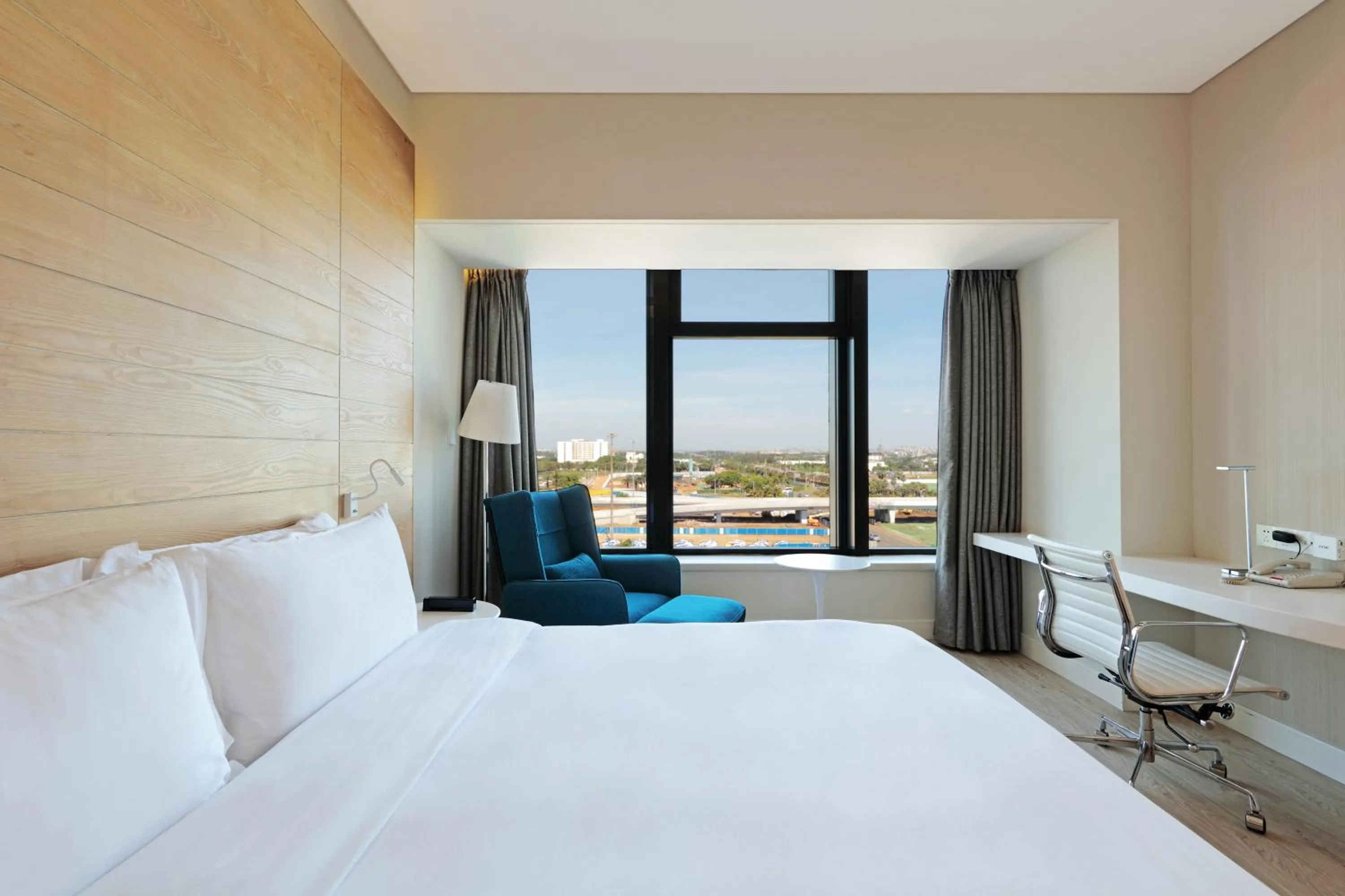 Bed in Haikou Meilan International Airport Hotel