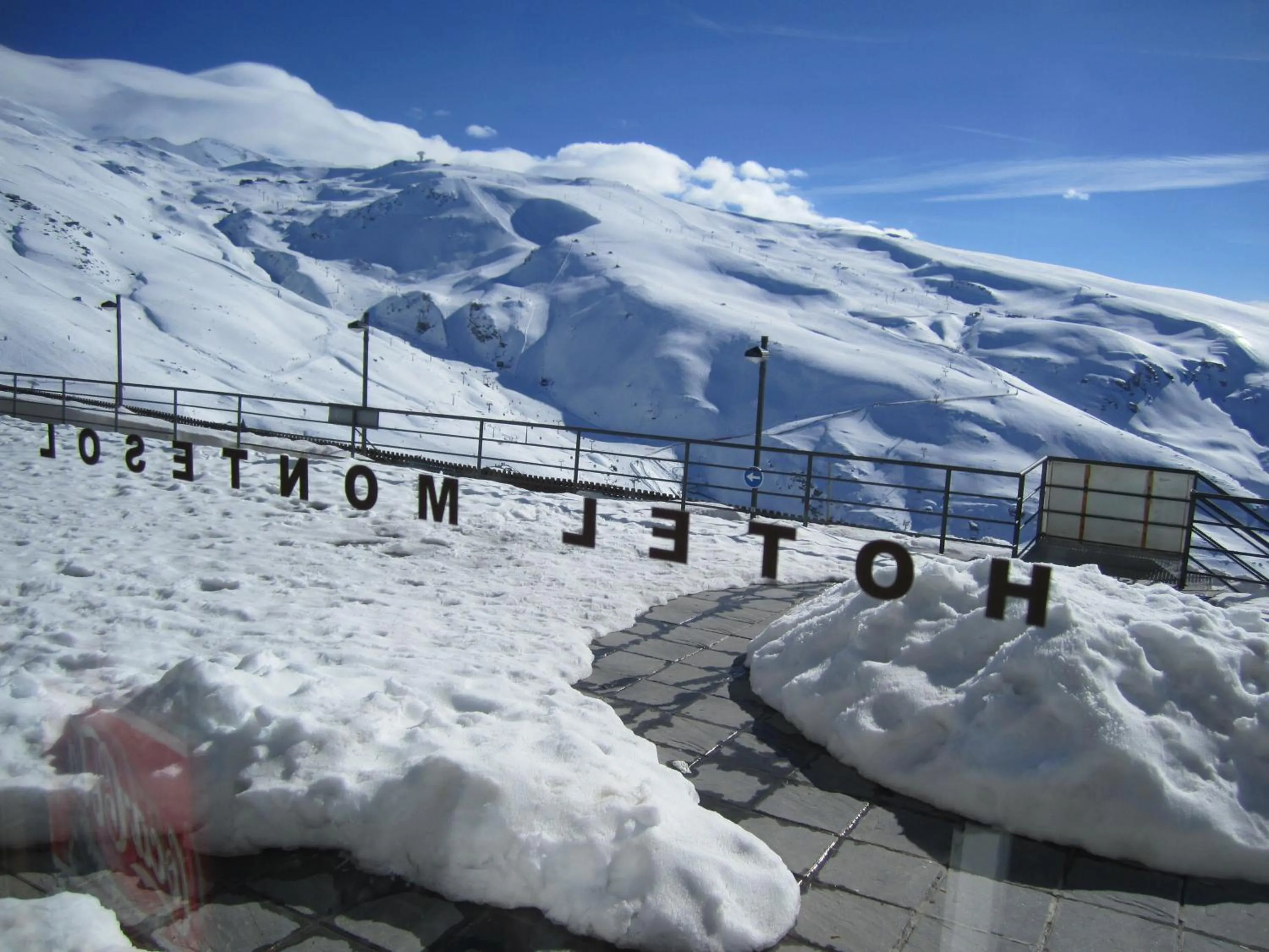Facade/entrance in Hotel Montesol Arttyco