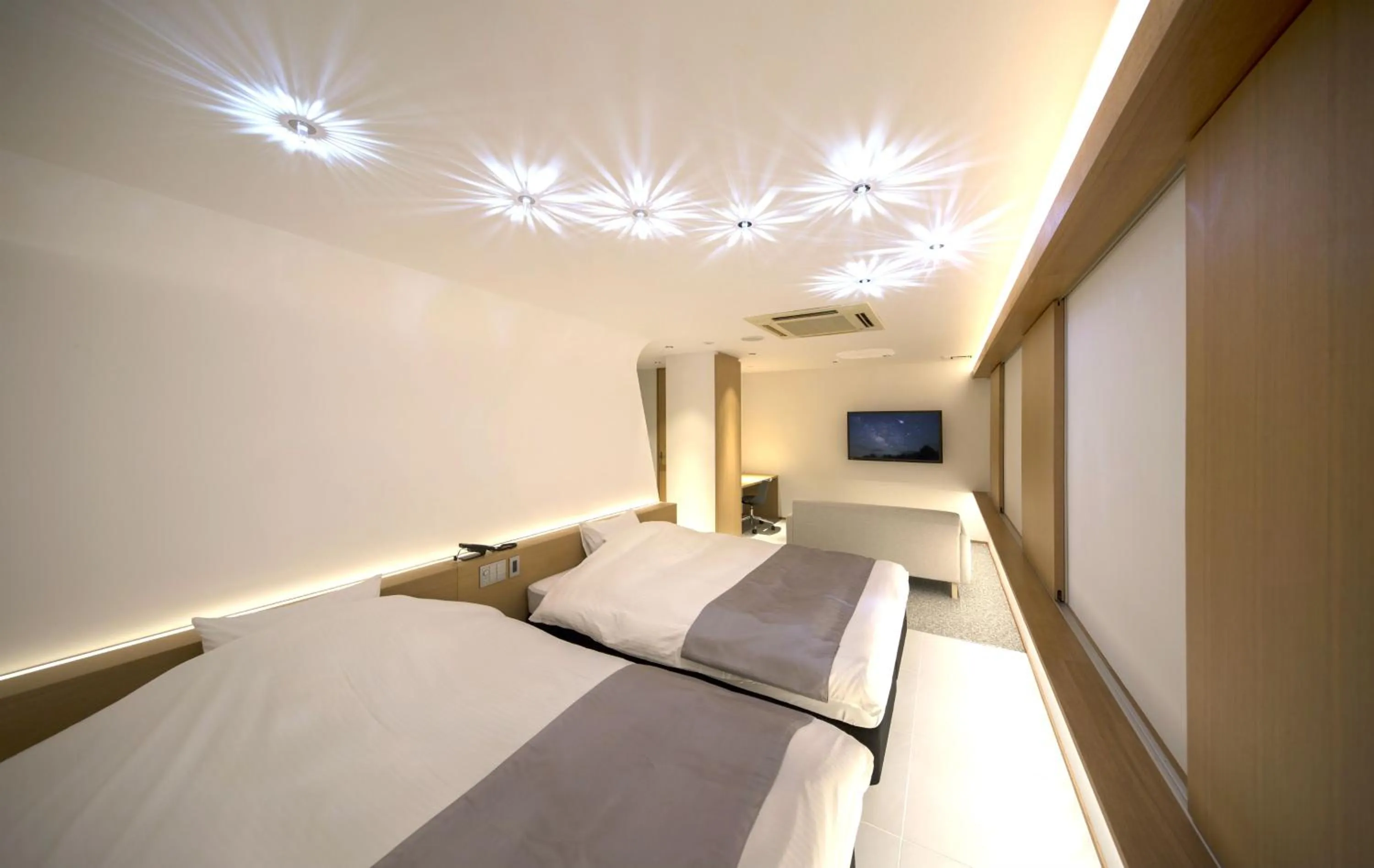 Photo of the whole room, Bed in Hotel THE Grandee Shinsaibashi Namba