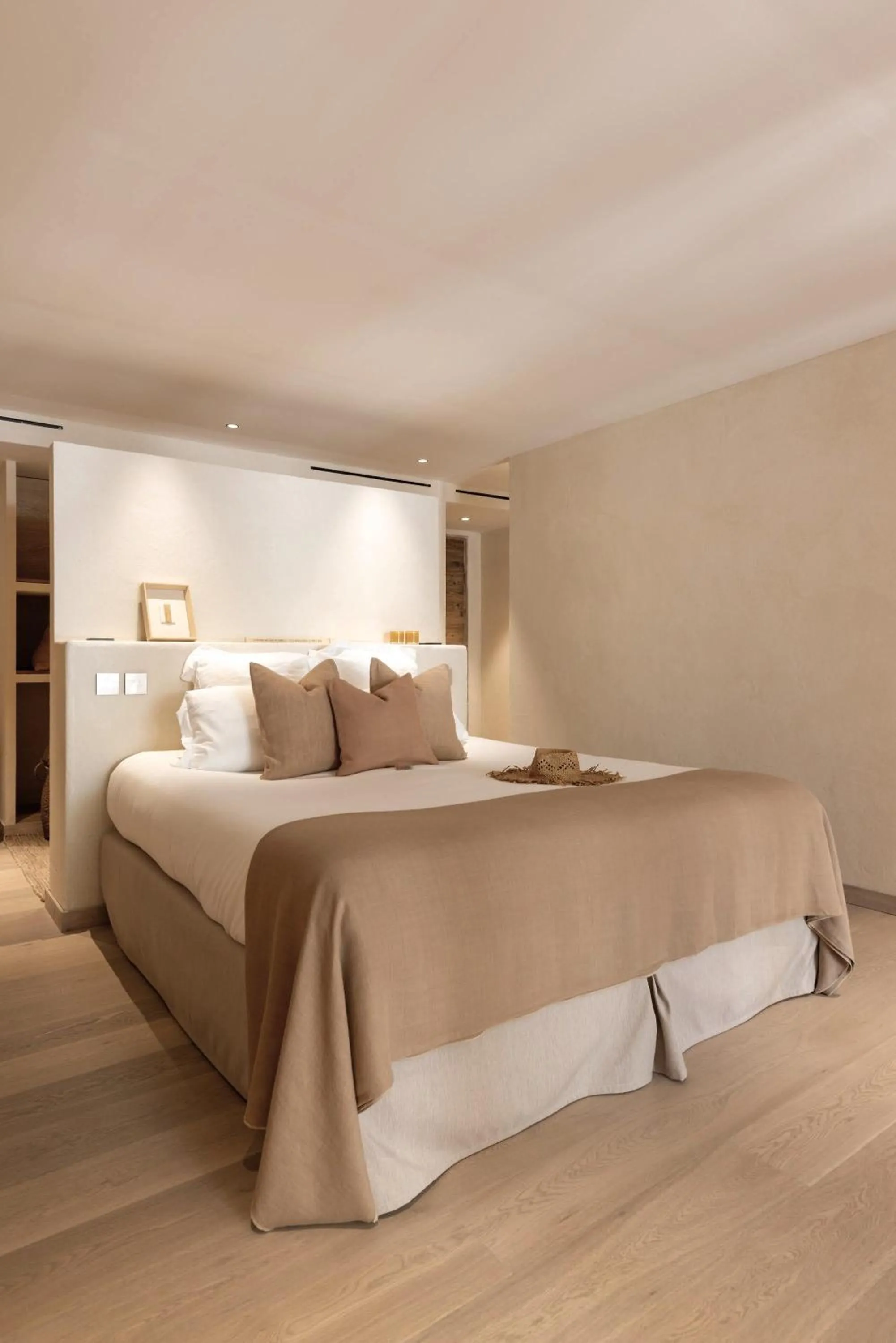 Bed in Toile Blanche